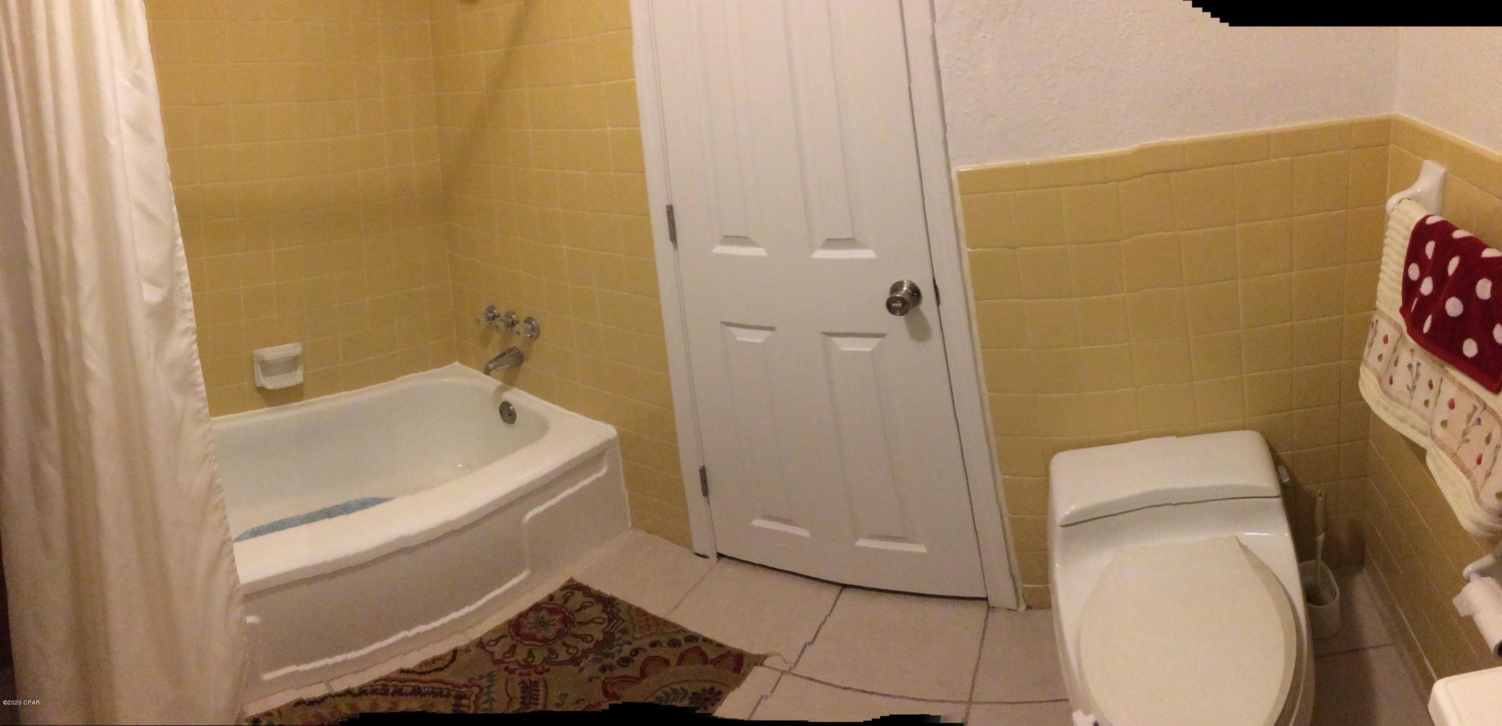 Hutchison's 1st To Bahama Bch - Residential