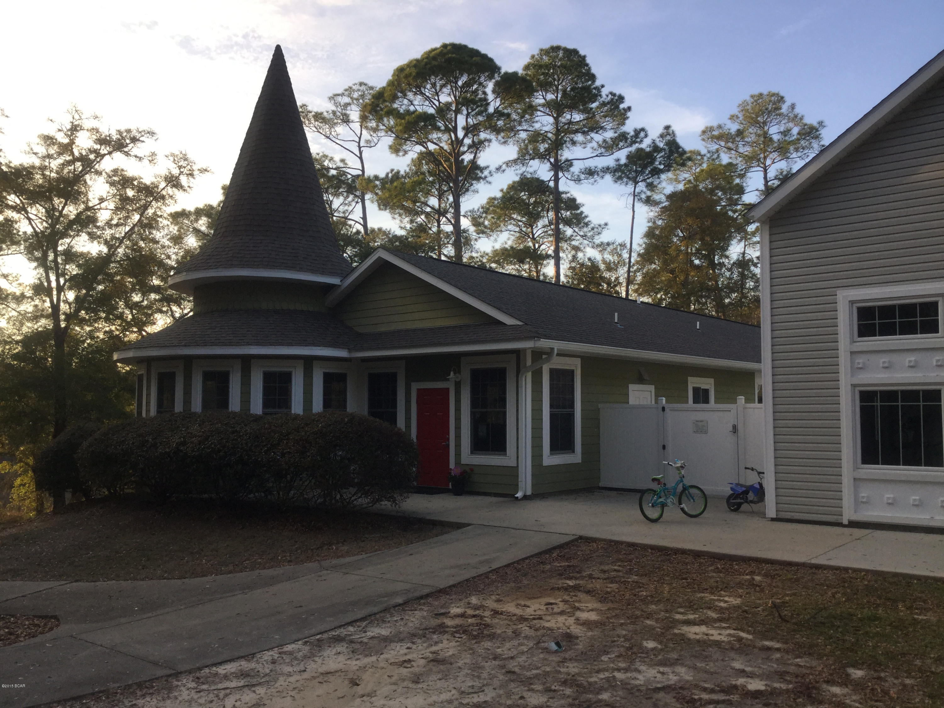 Riverside Park - Land