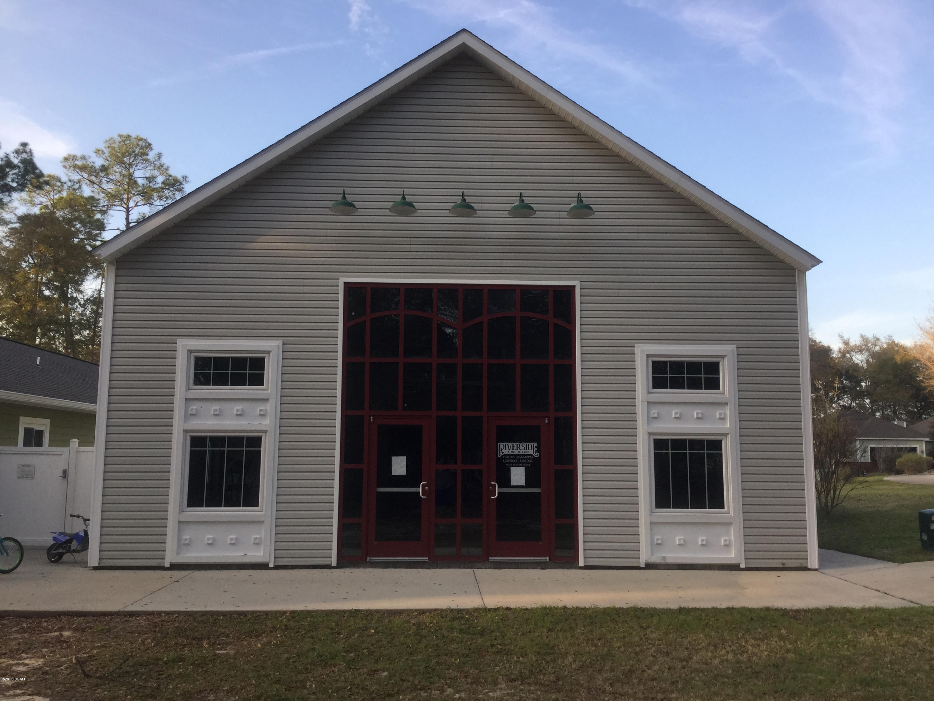 Riverside Park - Land