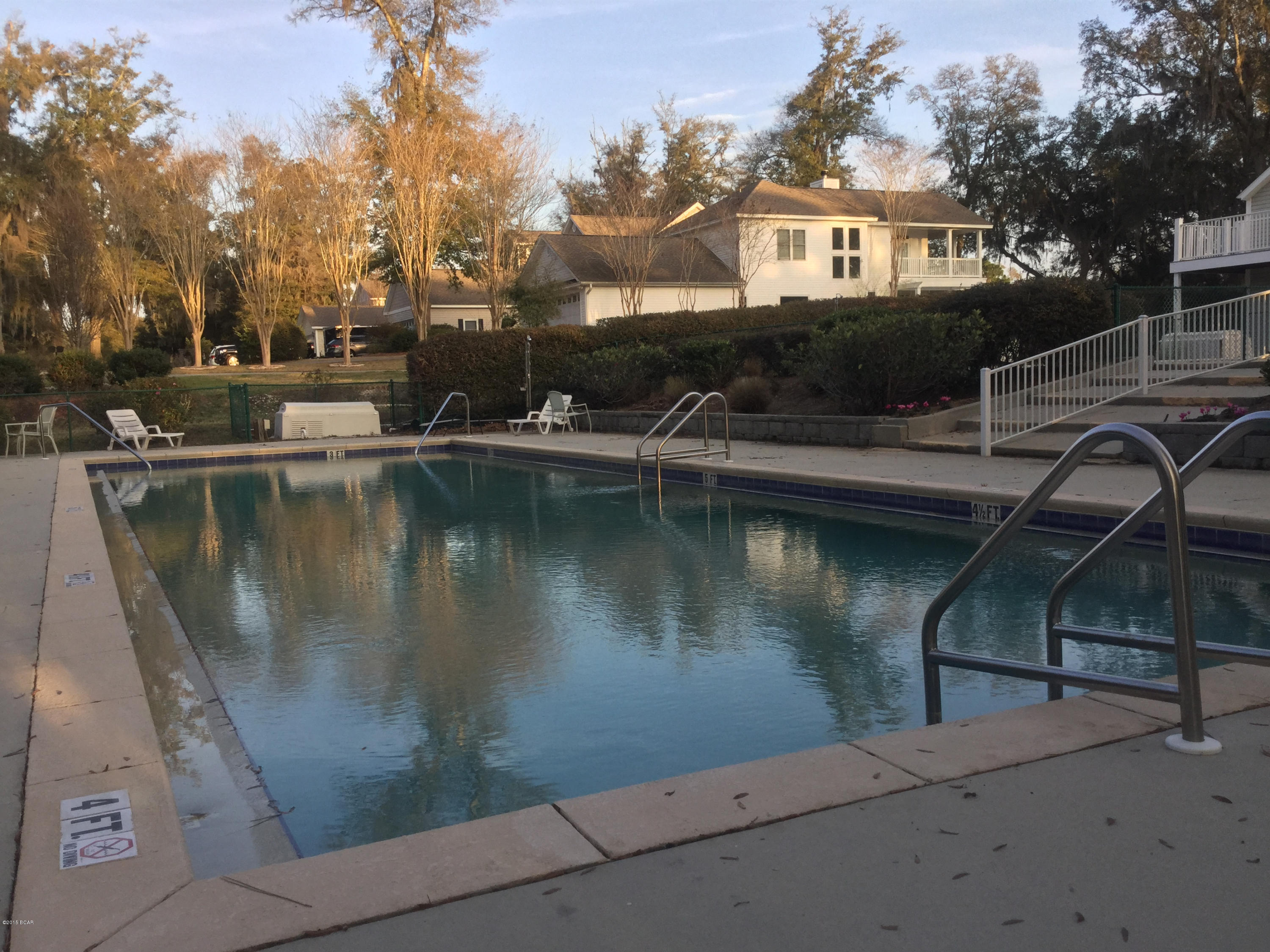 Riverside Park - Land