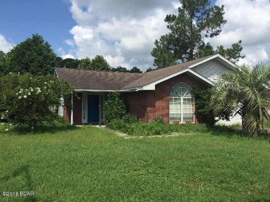 Charming single story home located in Brittany Woods Park. Great curb appeal with red brick finish accented by a large radius window and gable roof line. Home features a 3 bedroom 2 bathroom split floor plan. Full 2 car garage; fireplace; recessed lighting; ceiling fans; vaulted ceilings; and breakfast bar.