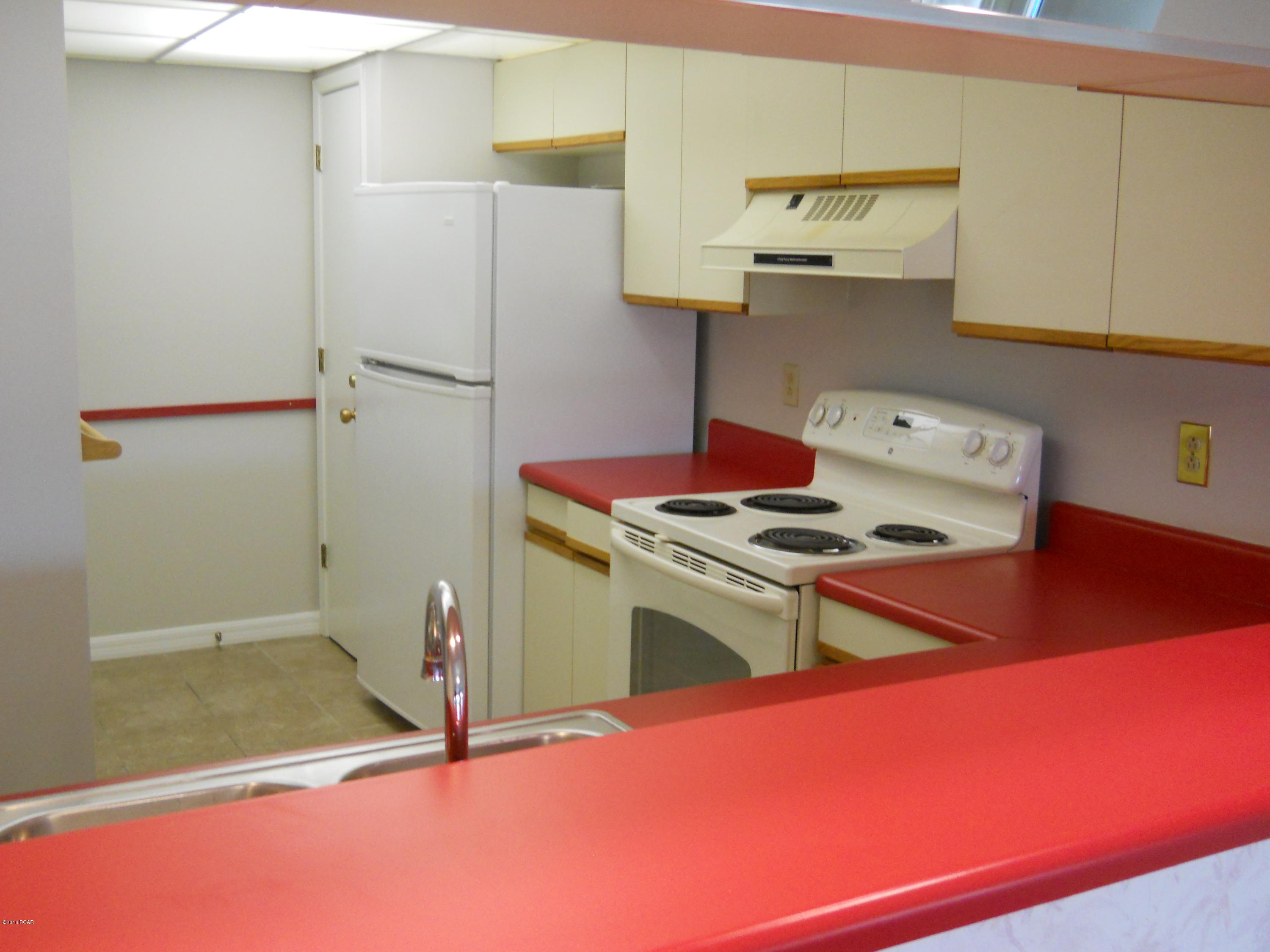 River Oaks Tennis Villas - Residential