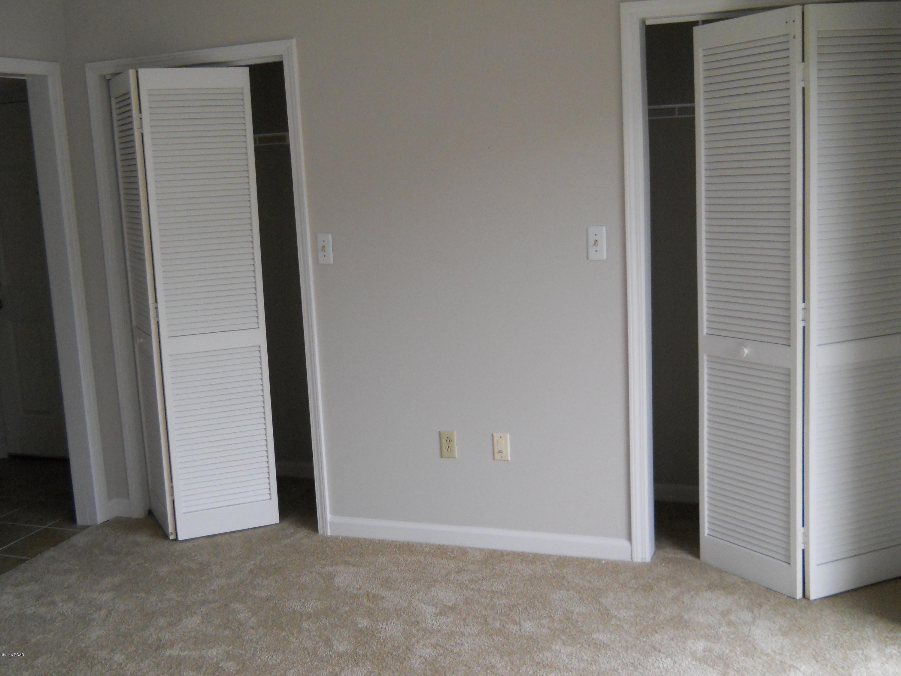 River Oaks Tennis Villas - Residential