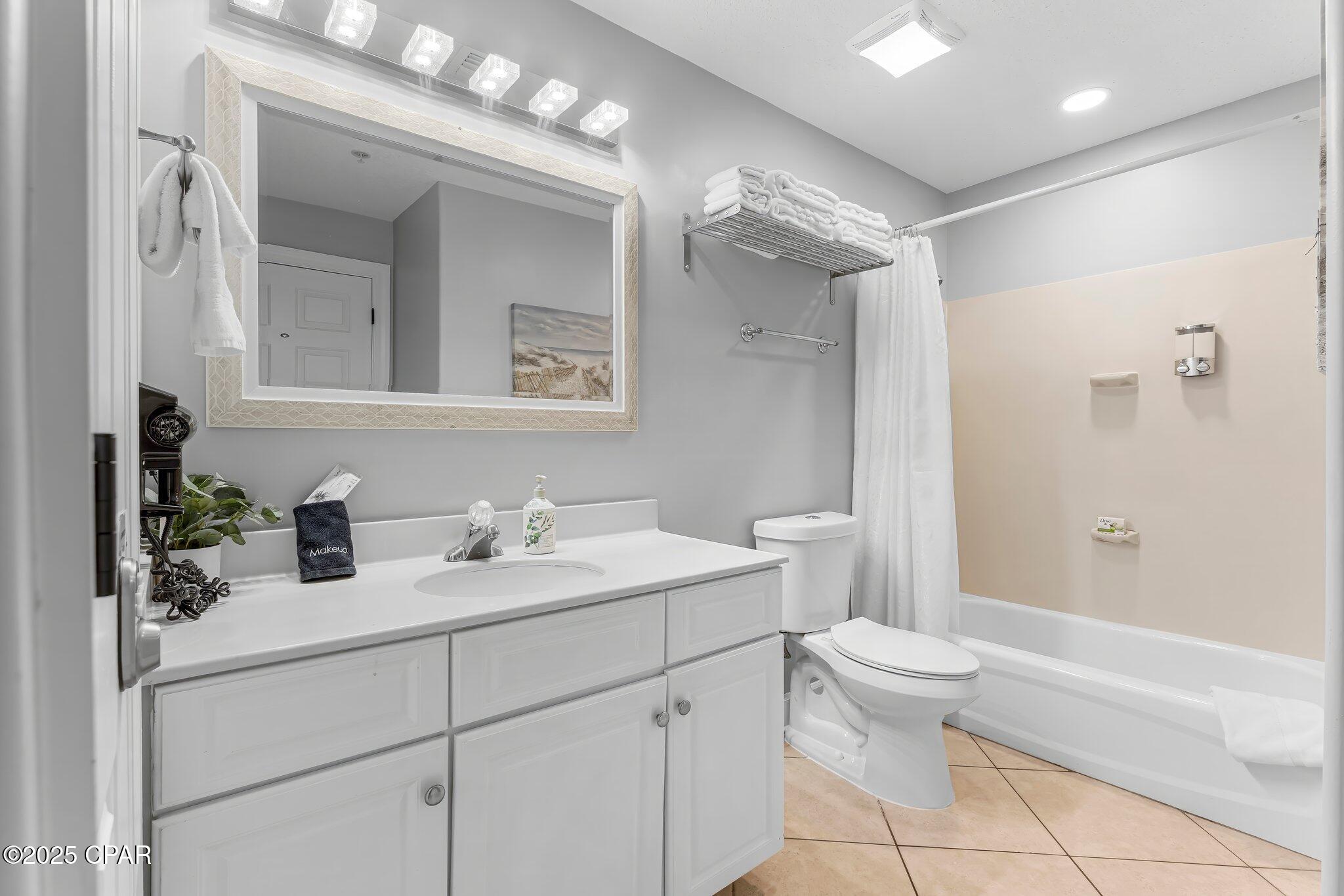 Twin Palms Resort - Residential