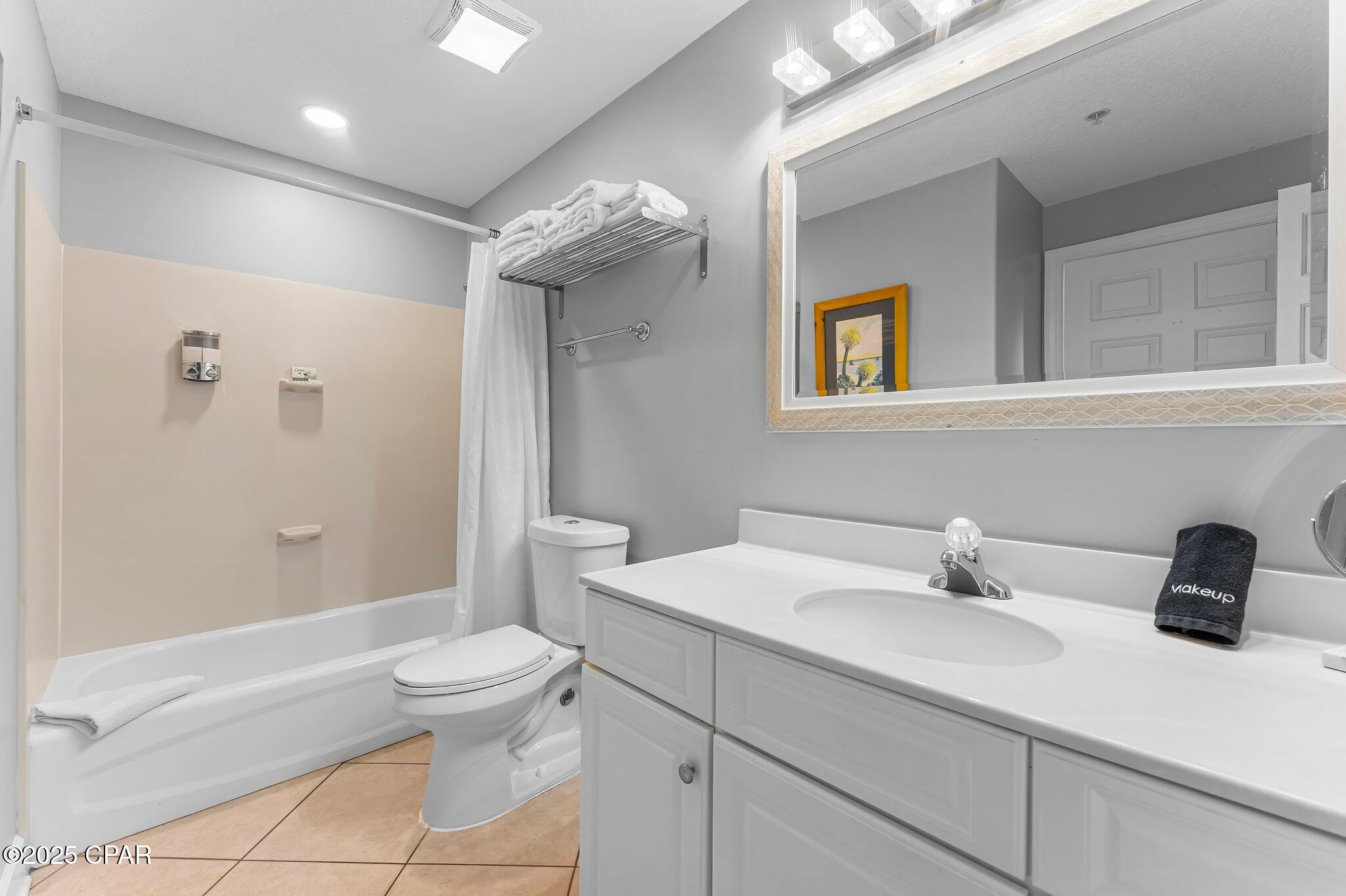 Twin Palms Resort - Residential