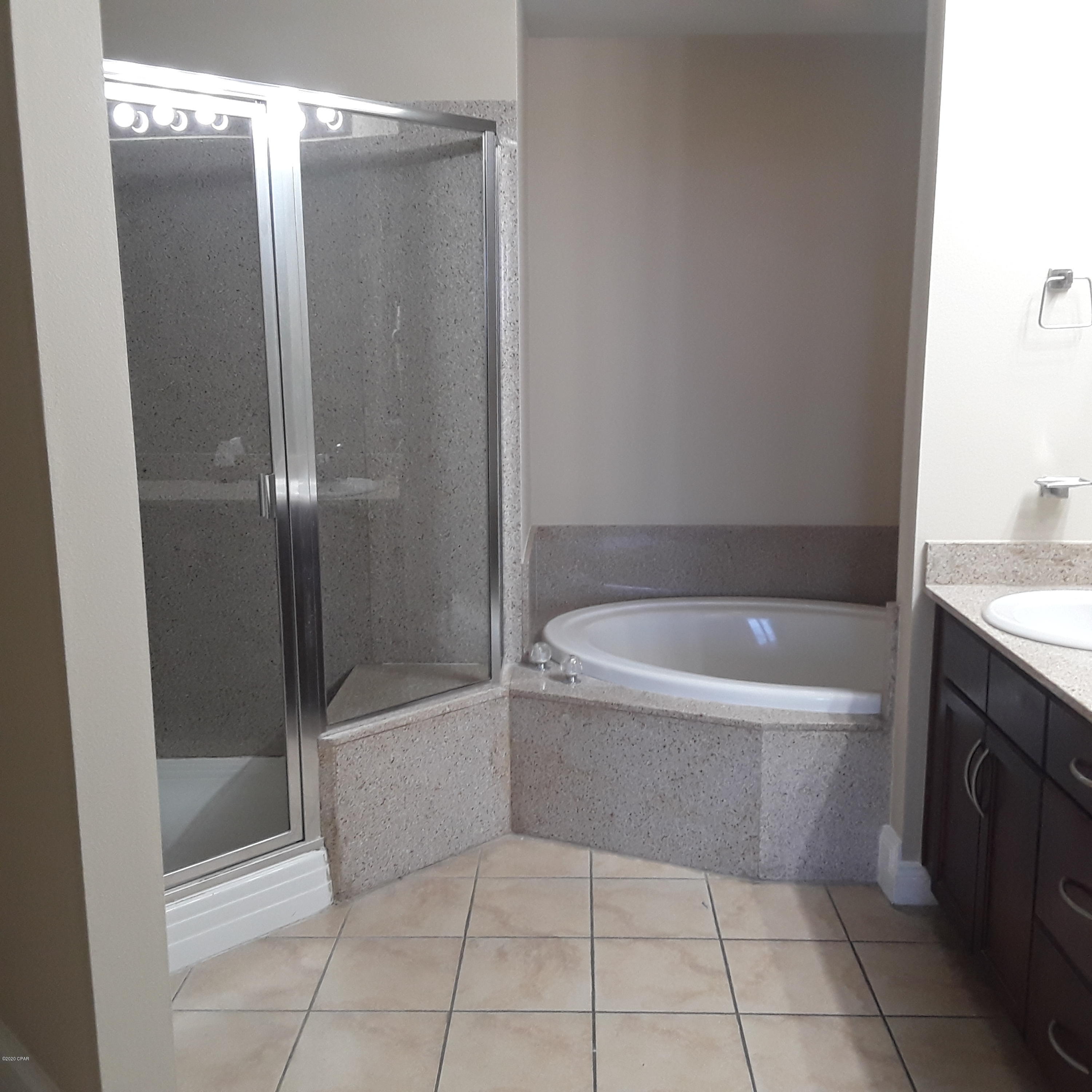 Laketown Wharf - Residential