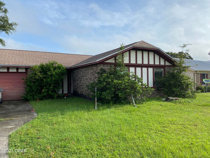 Highest & Best due by 12:00 pm Thursday Sept. 2



Short Sale.... Investment property with a new roof. This 4/2 will make a great flip/ fixer upper. Located in a great neighborhood. Central located by many great schools. House is being sold as-is and is subject to short sale approval. Please verify all important information.