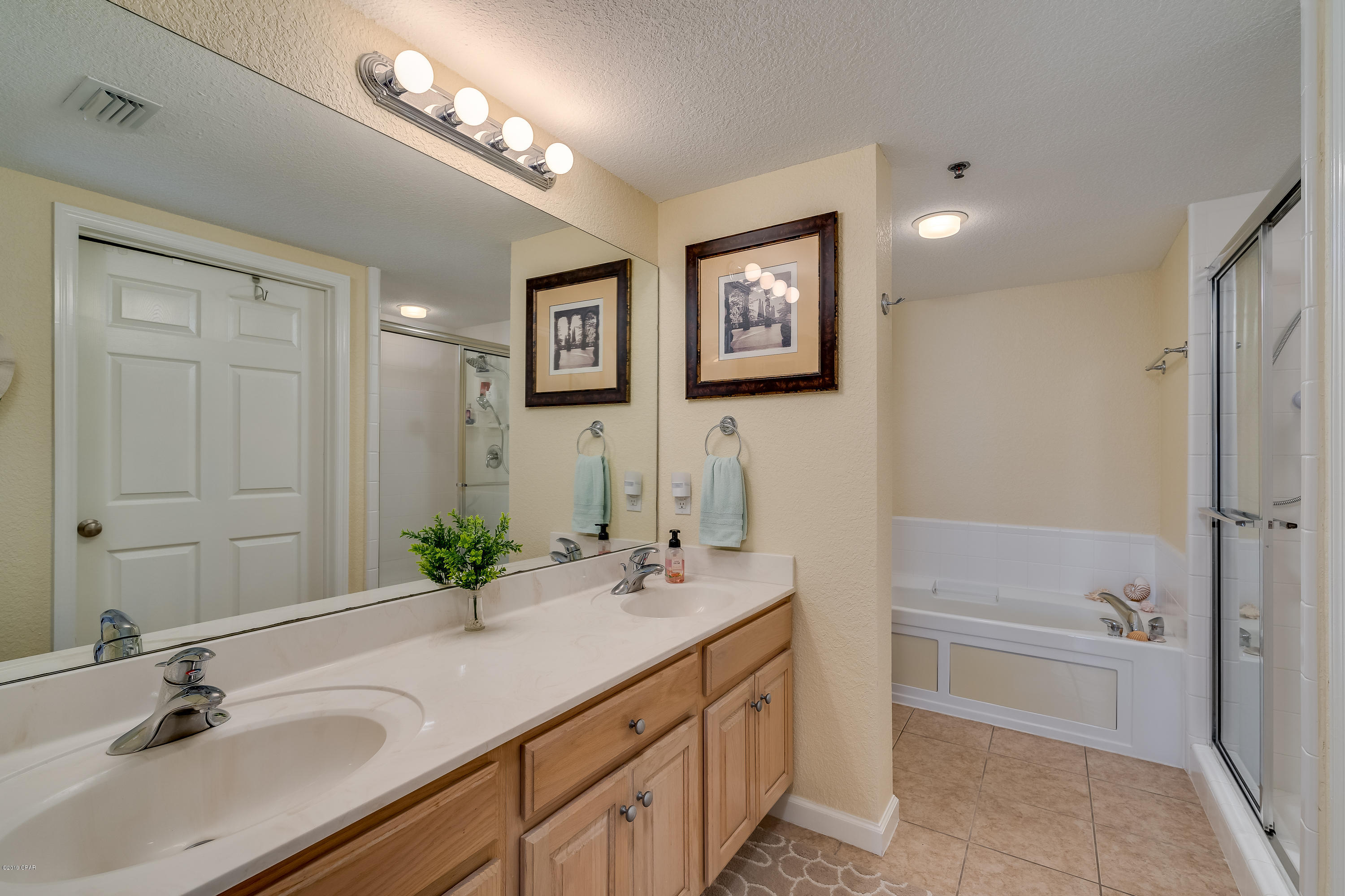 Hibiscus By The Bay - Residential