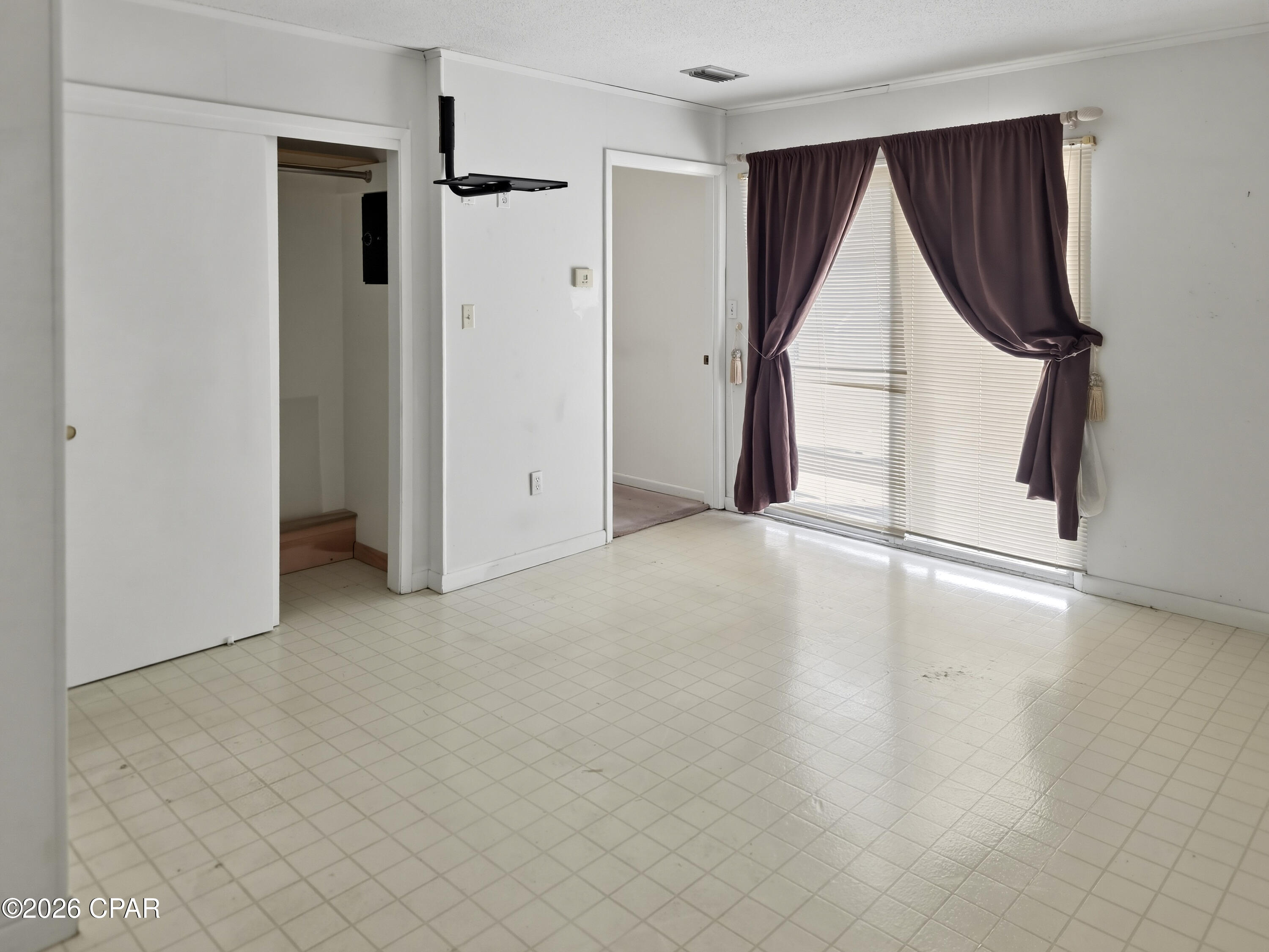 Diamond Head-Lakeside - Residential