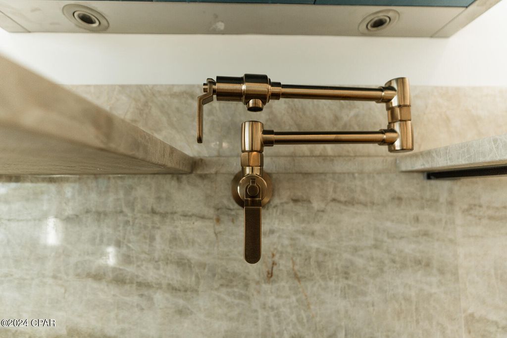 listing image 125