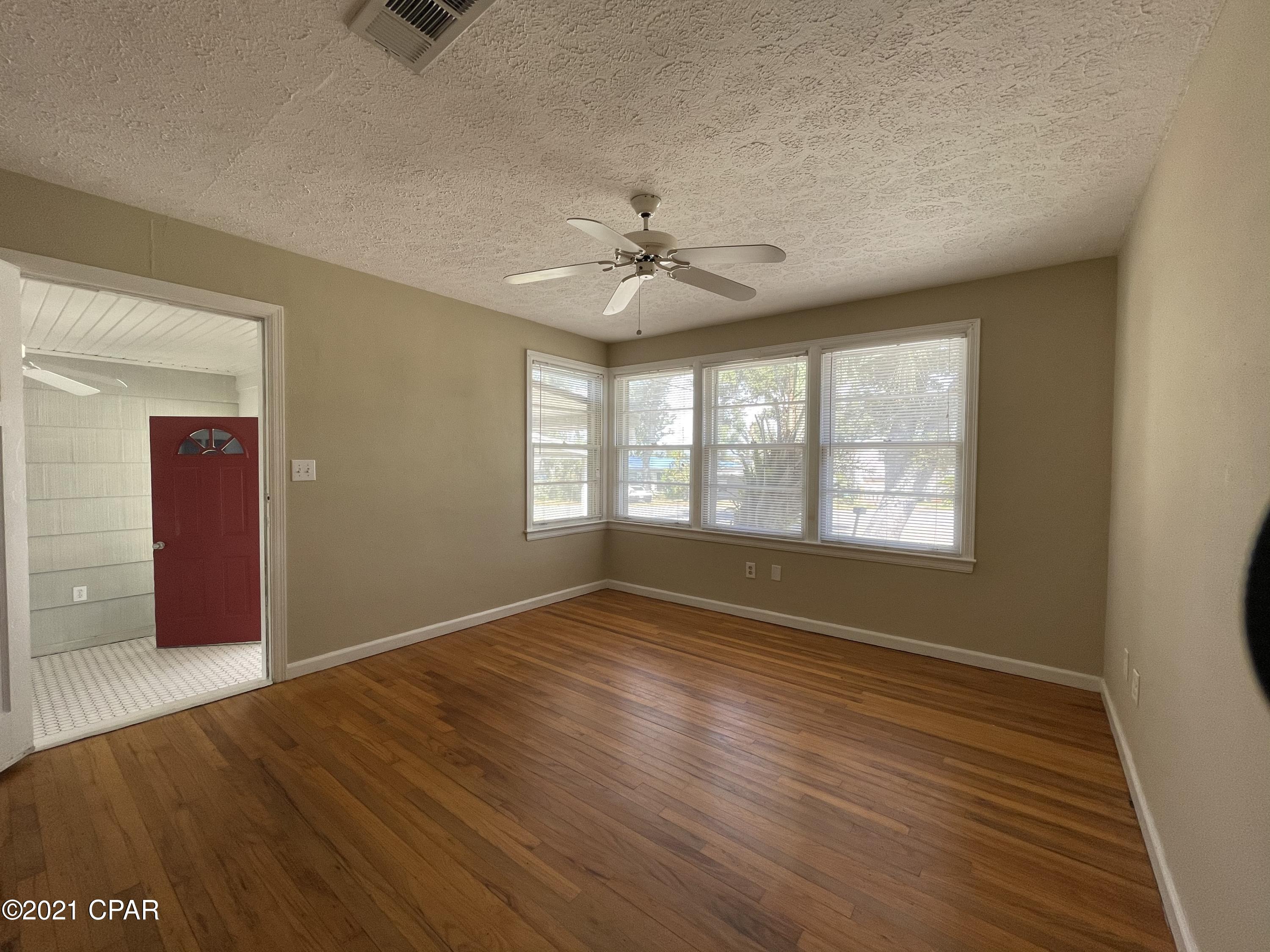 Cove Terrace 2nd Add - Residential