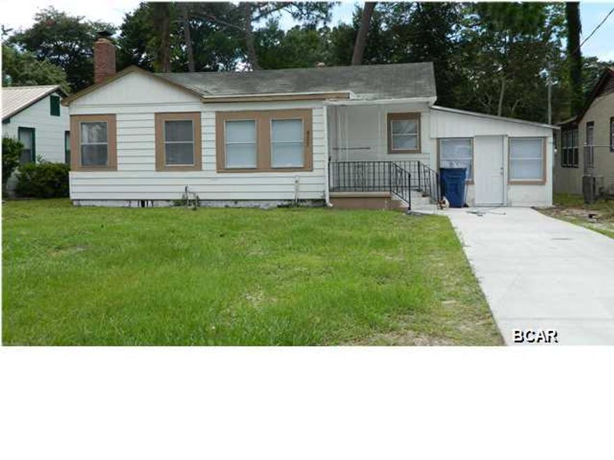 For rent. 2 bedroom, 2 bath home located in the Cove. Interior features include a brick fireplace and bonus formal living room. There's also a den/entertainment room with half bath as you go down the two stairs from the kitchen. The kitchen has a new refrigerator, and a stove/oven, and plenty of cabinet/counter top space. Both bedrooms are a good size and have their own bathroom. This home offers more than enough room for entertainment and has a fenced back yard. Tenant pays all utilities. Pets under 25 pounds negotiable with a $250 non-refundable pet deposit. Call us today for an appointment!