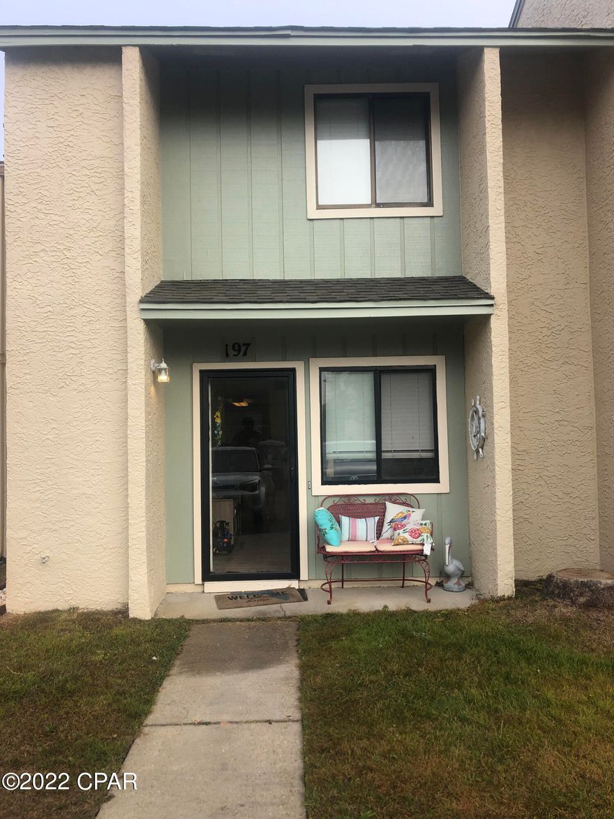 Great 2 bedroom 2.5 bath condo.