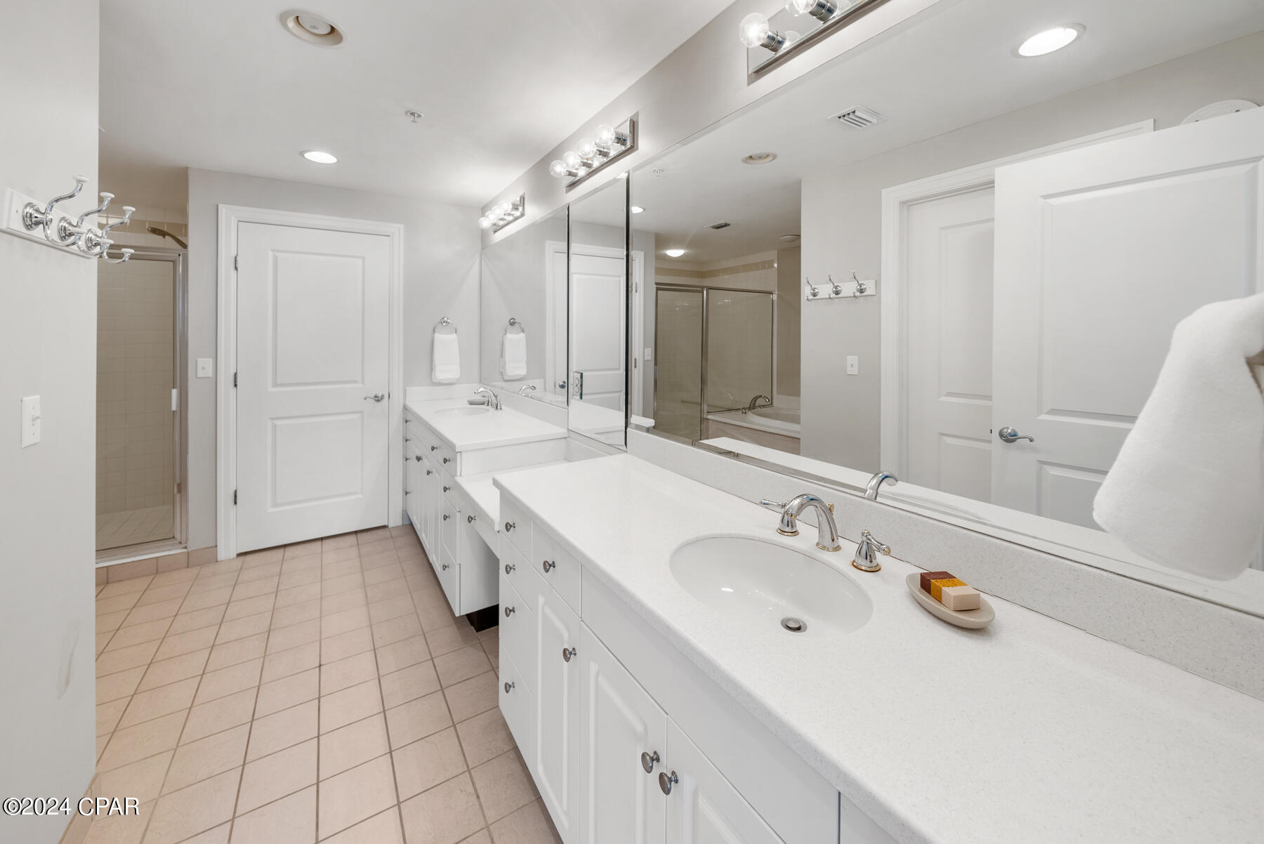 En Soleil Condo - Residential