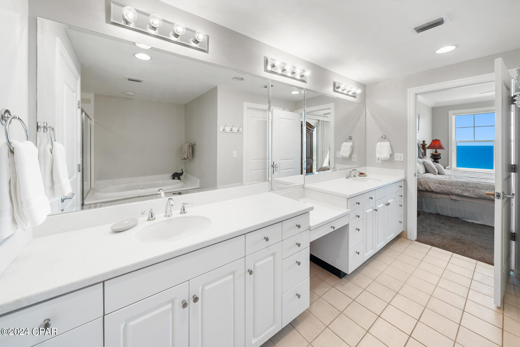 En Soleil Condo - Residential