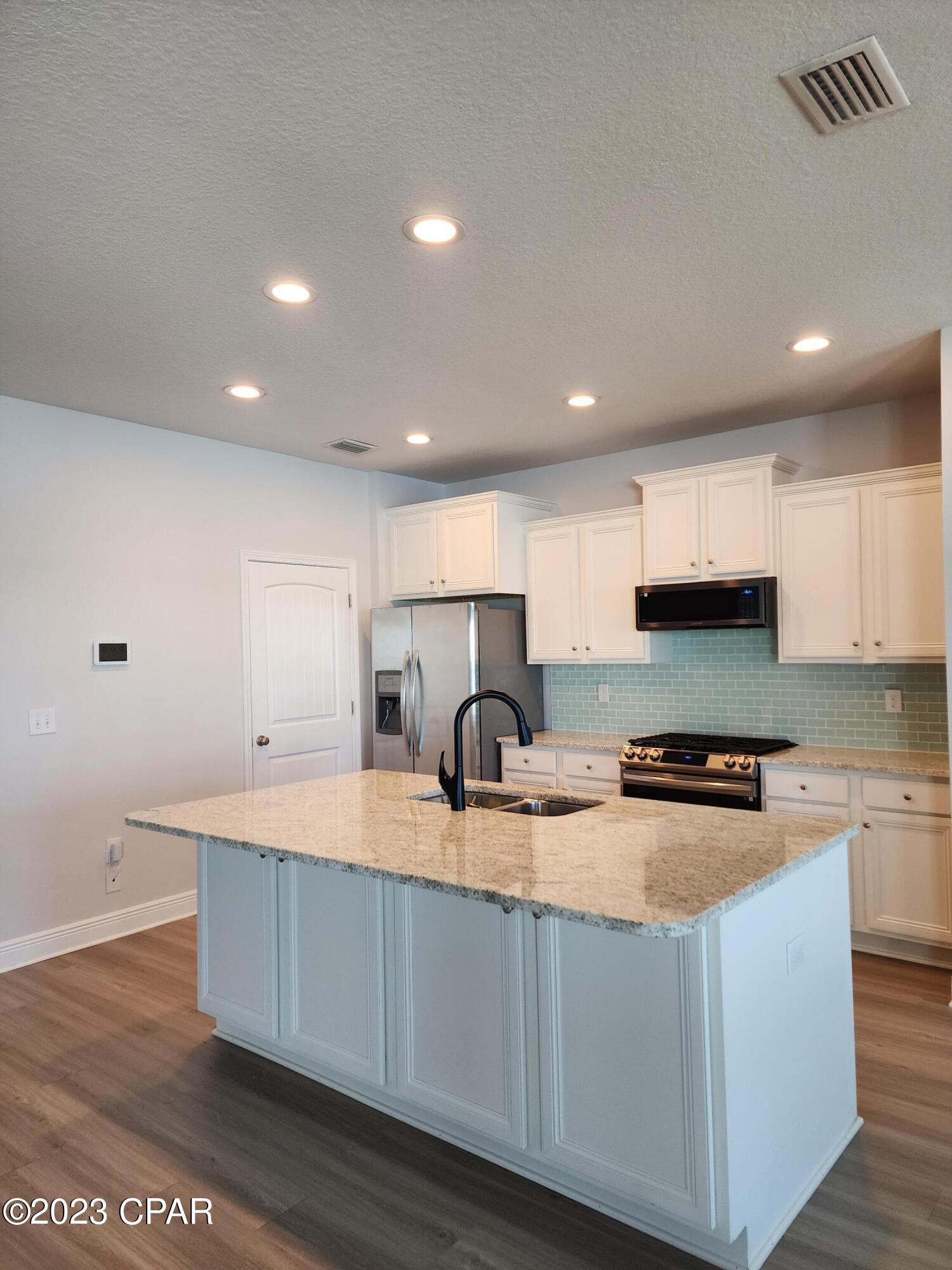 [No Recorded Subdiv] - Residential Lease