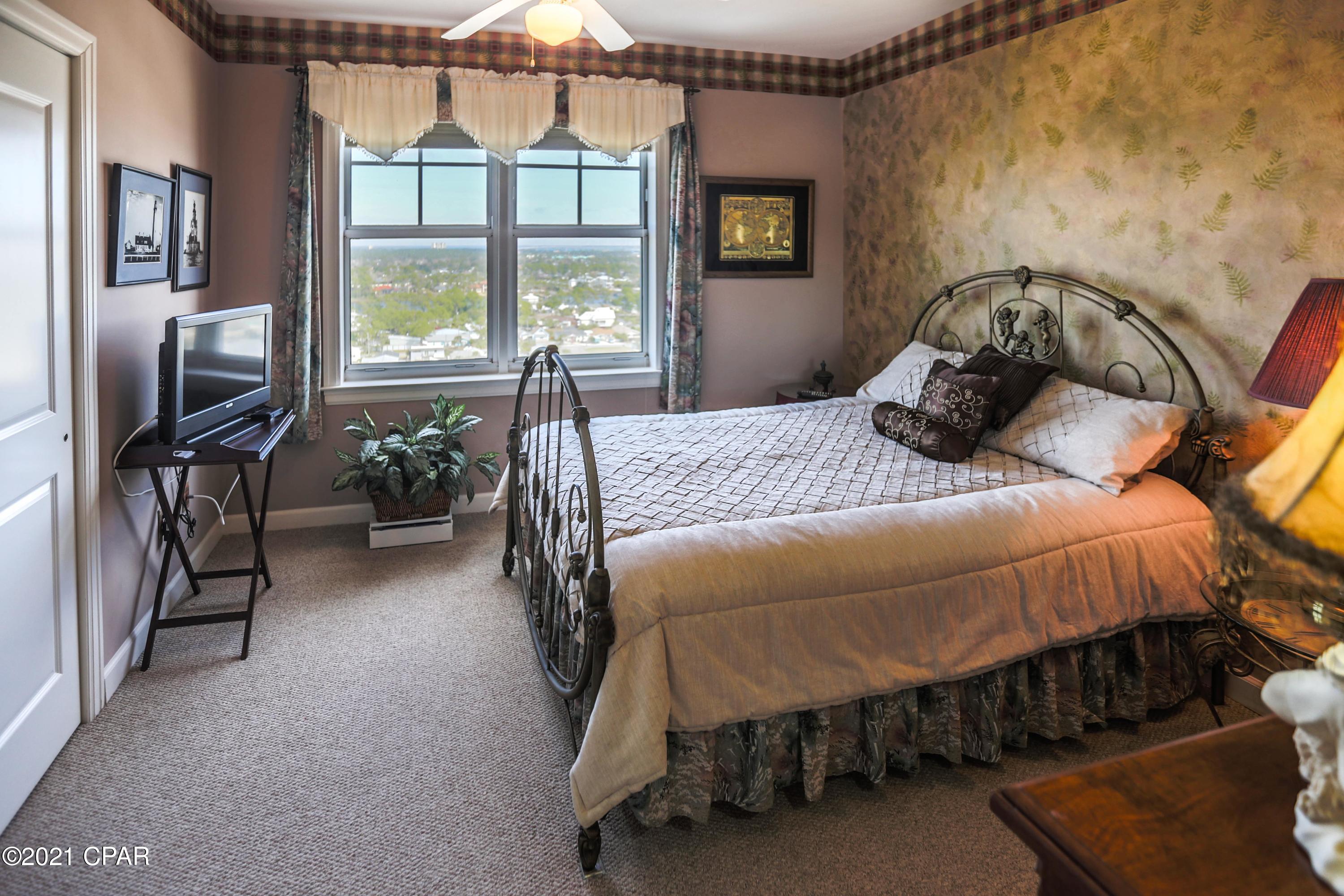 En Soleil Condo - Residential