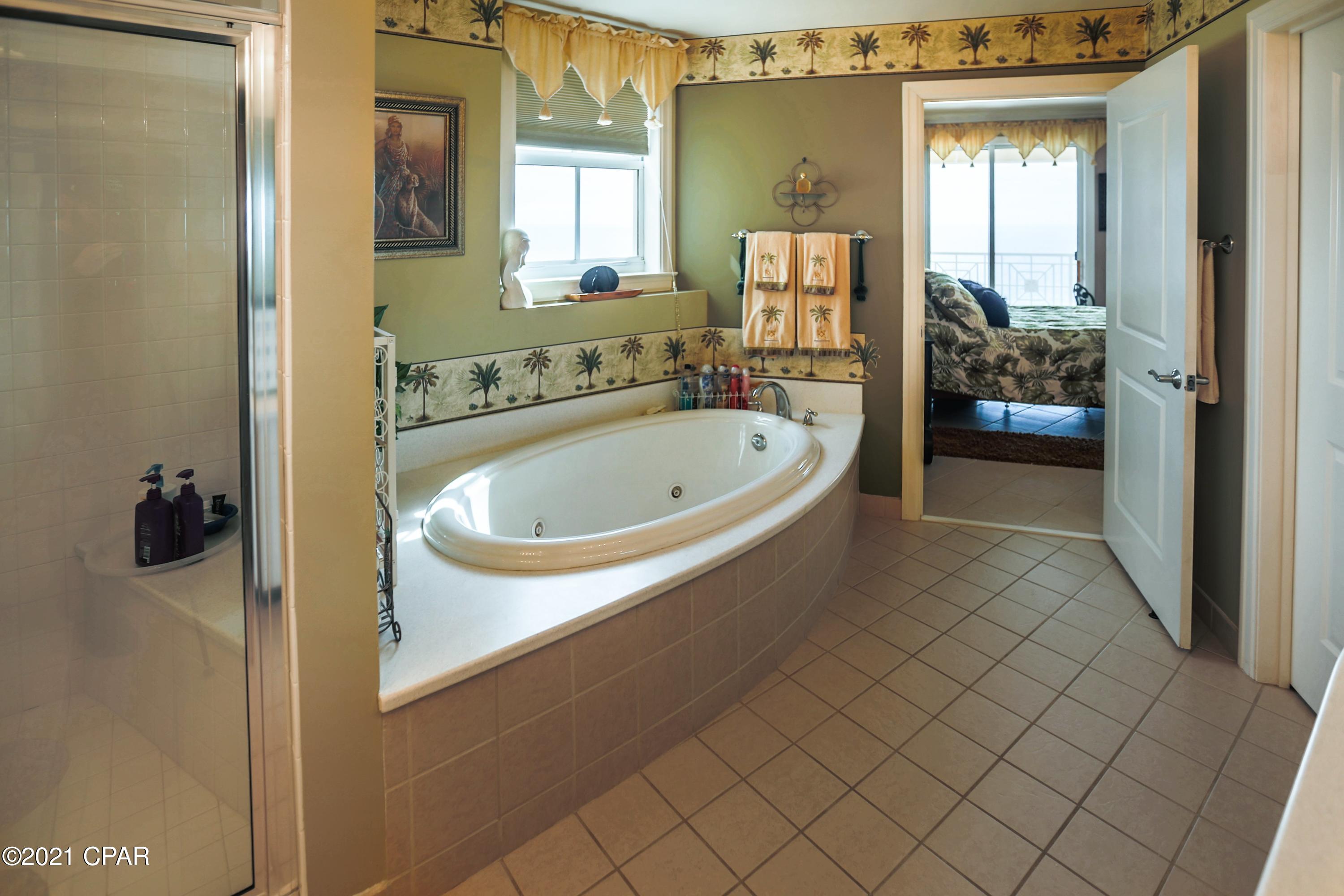 En Soleil Condo - Residential