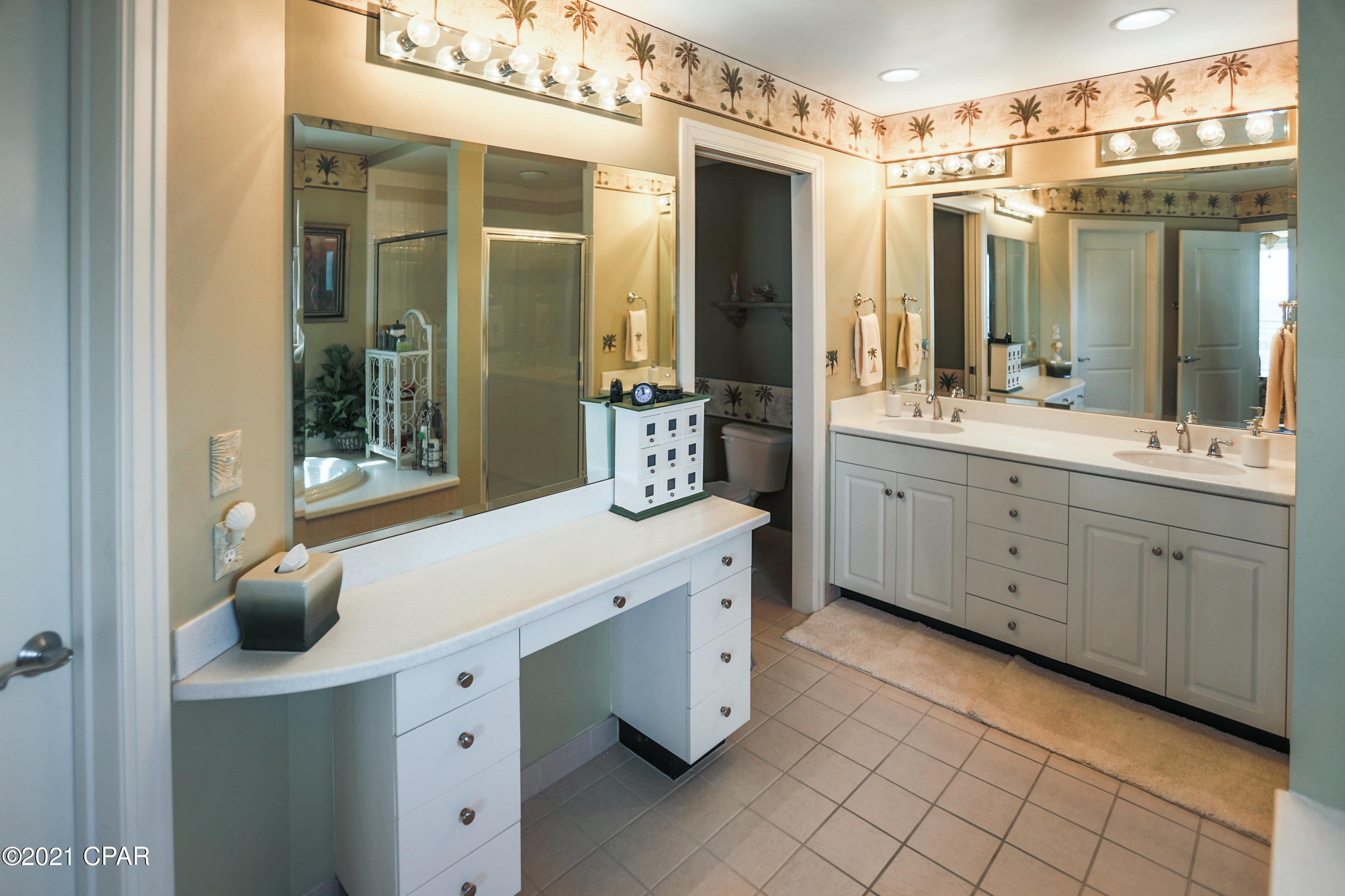 En Soleil Condo - Residential