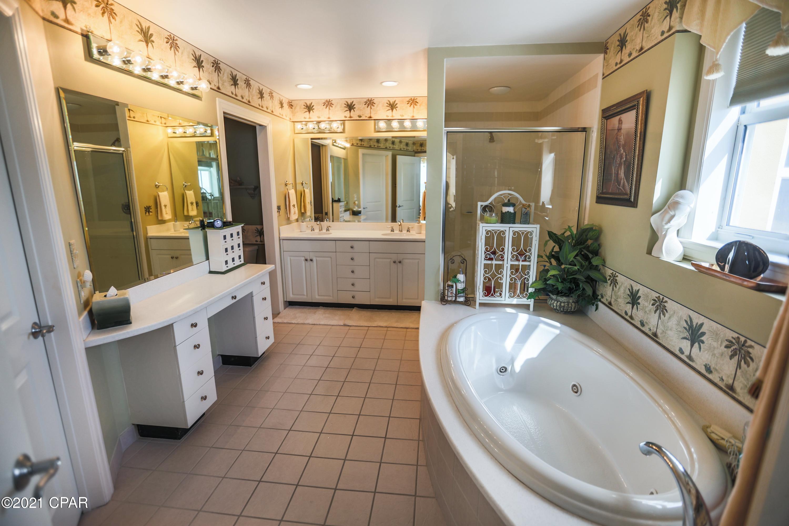 En Soleil Condo - Residential