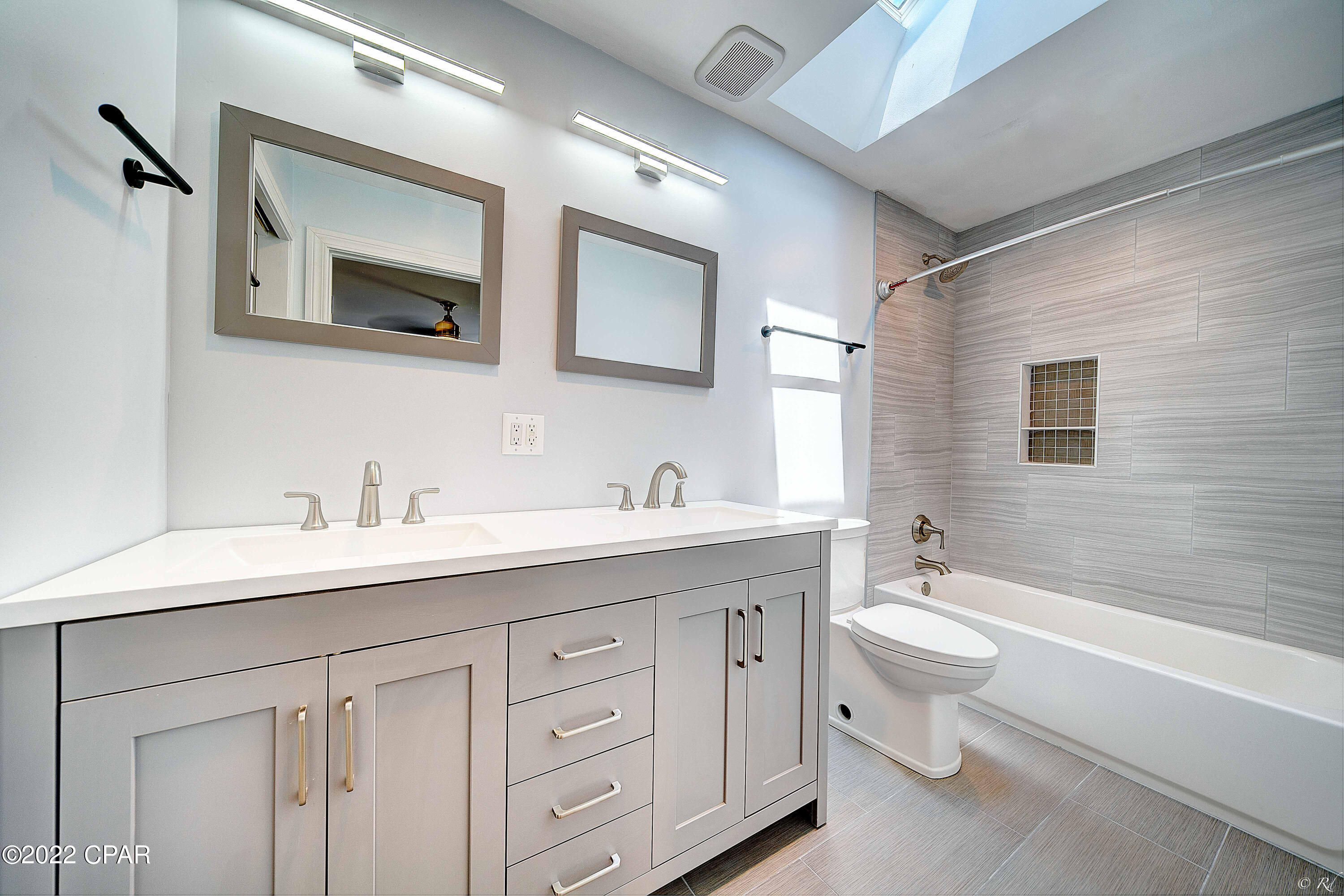 Colonial Est. - Residential