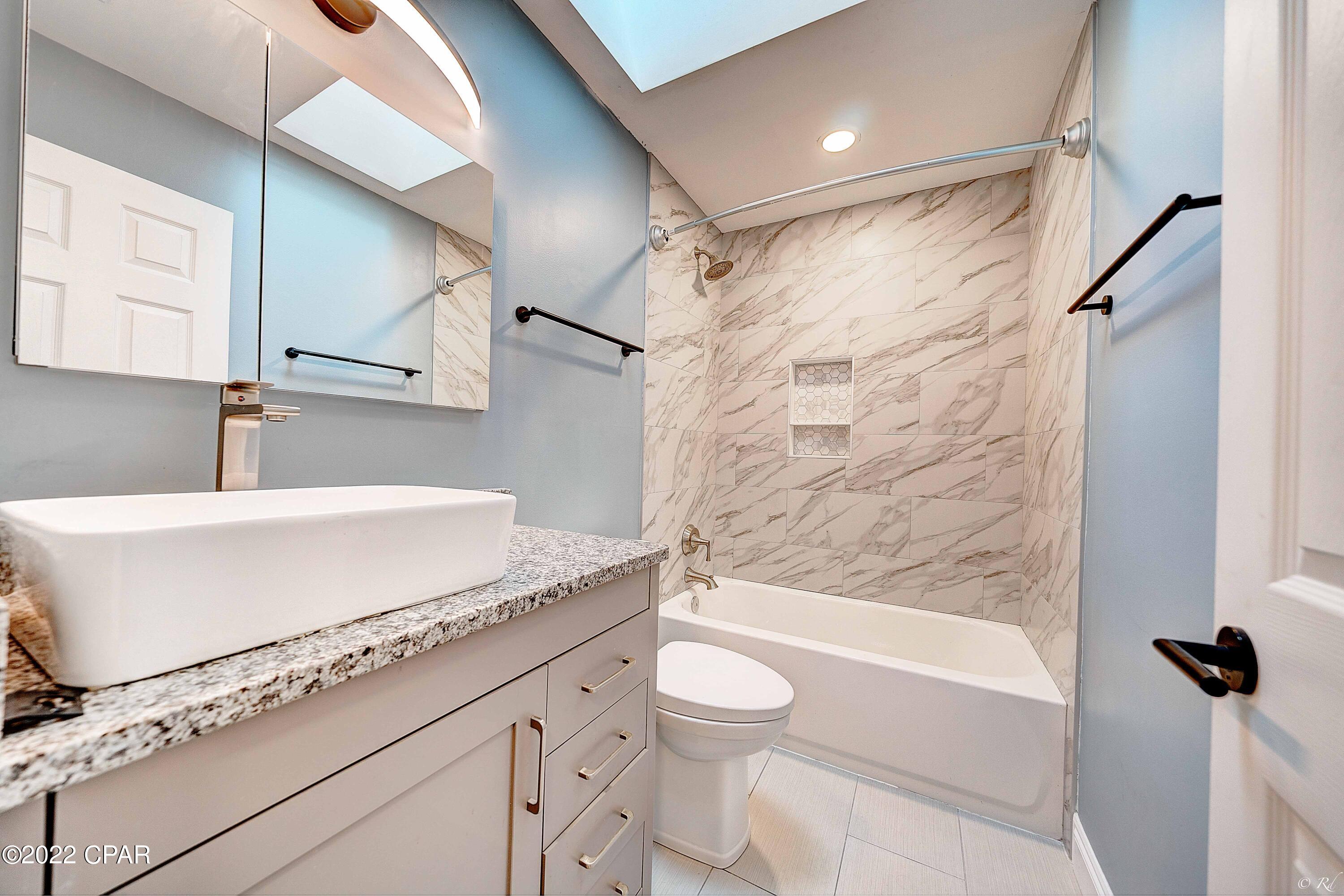 Colonial Est. - Residential