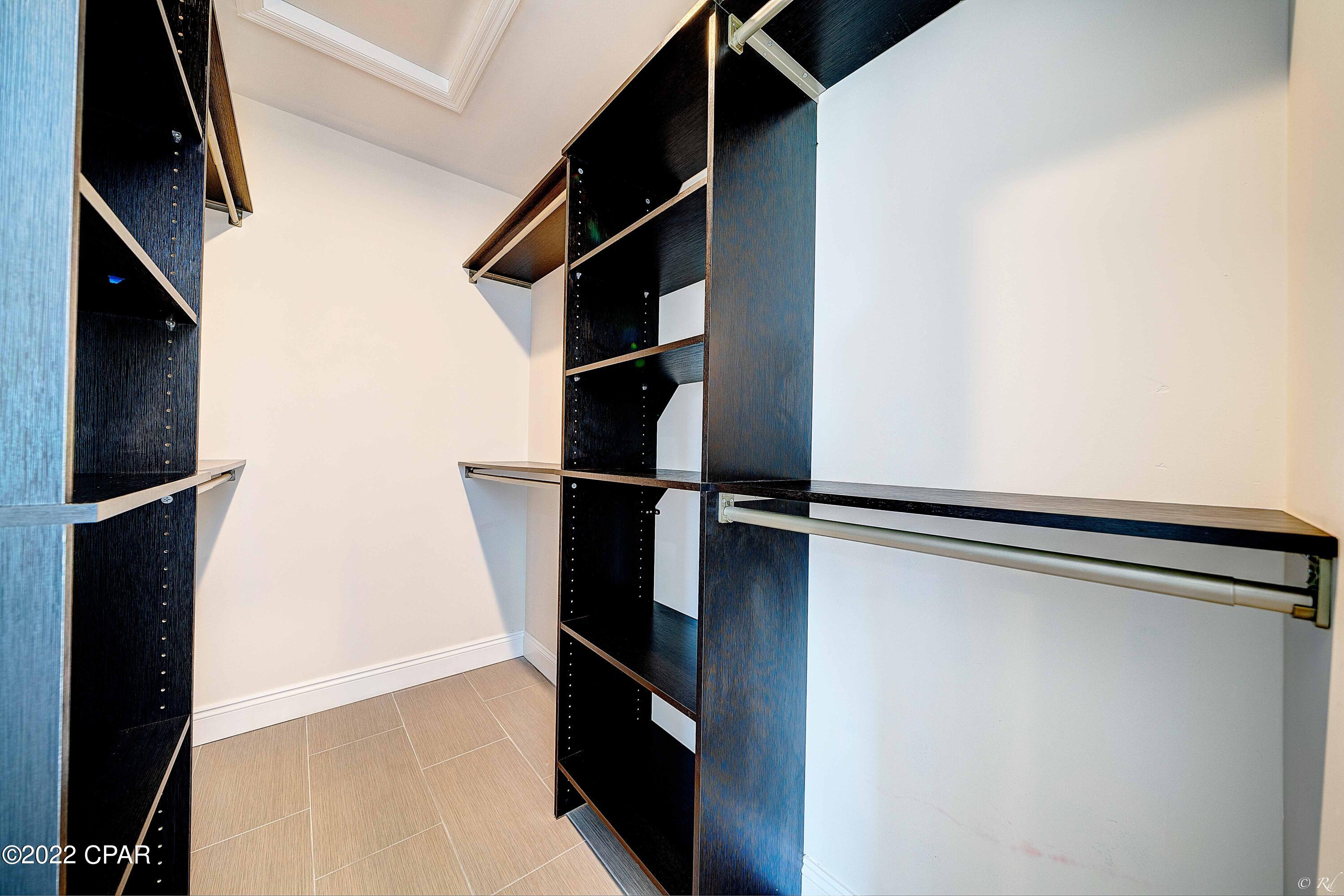 Colonial Est. - Residential