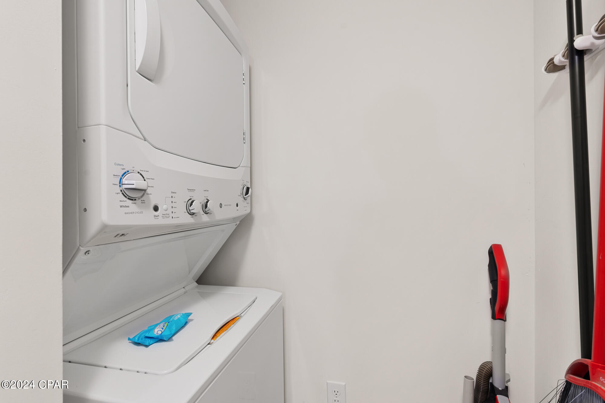 Calypso Towers III - Residential