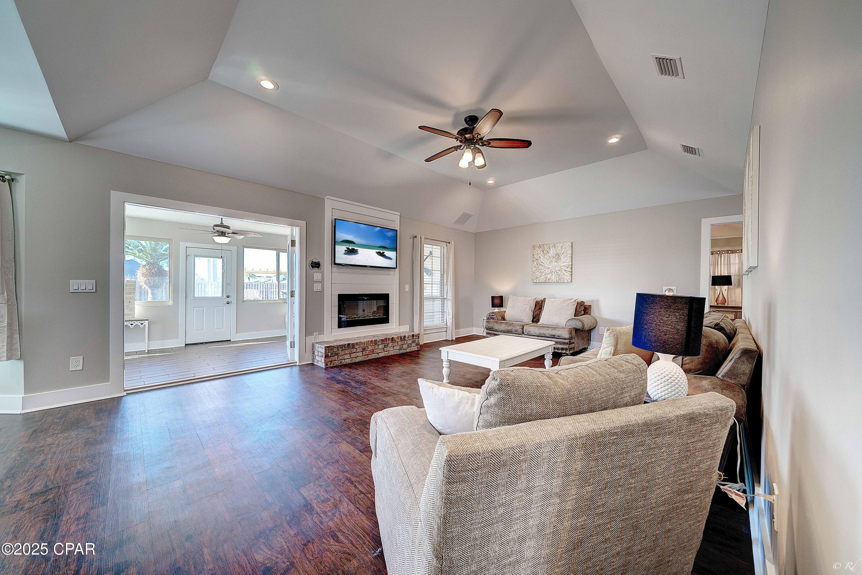 [No Recorded Subdiv] - Residential Lease