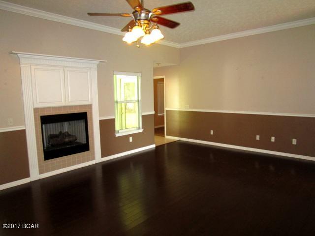 Parkway Manor Est - Residential