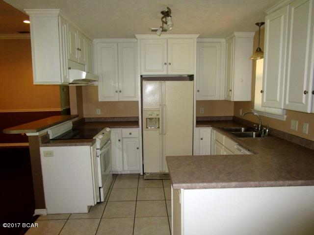 Parkway Manor Est - Residential