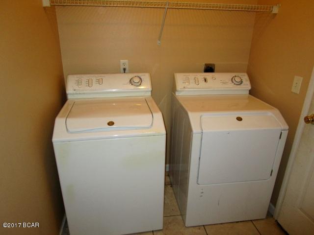 Parkway Manor Est - Residential