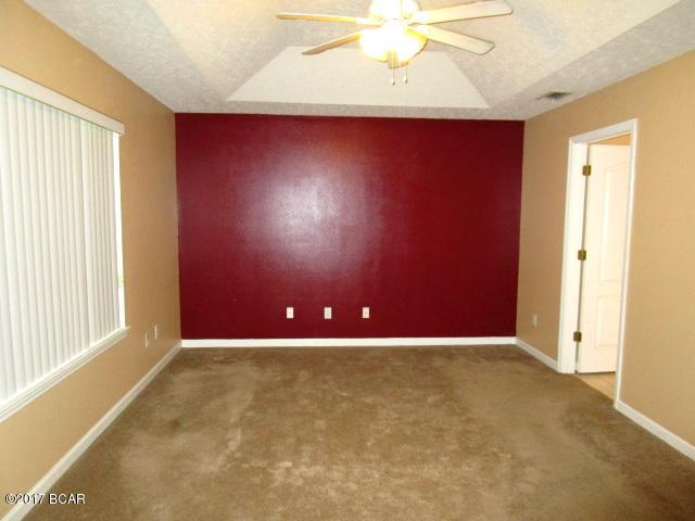 Parkway Manor Est - Residential