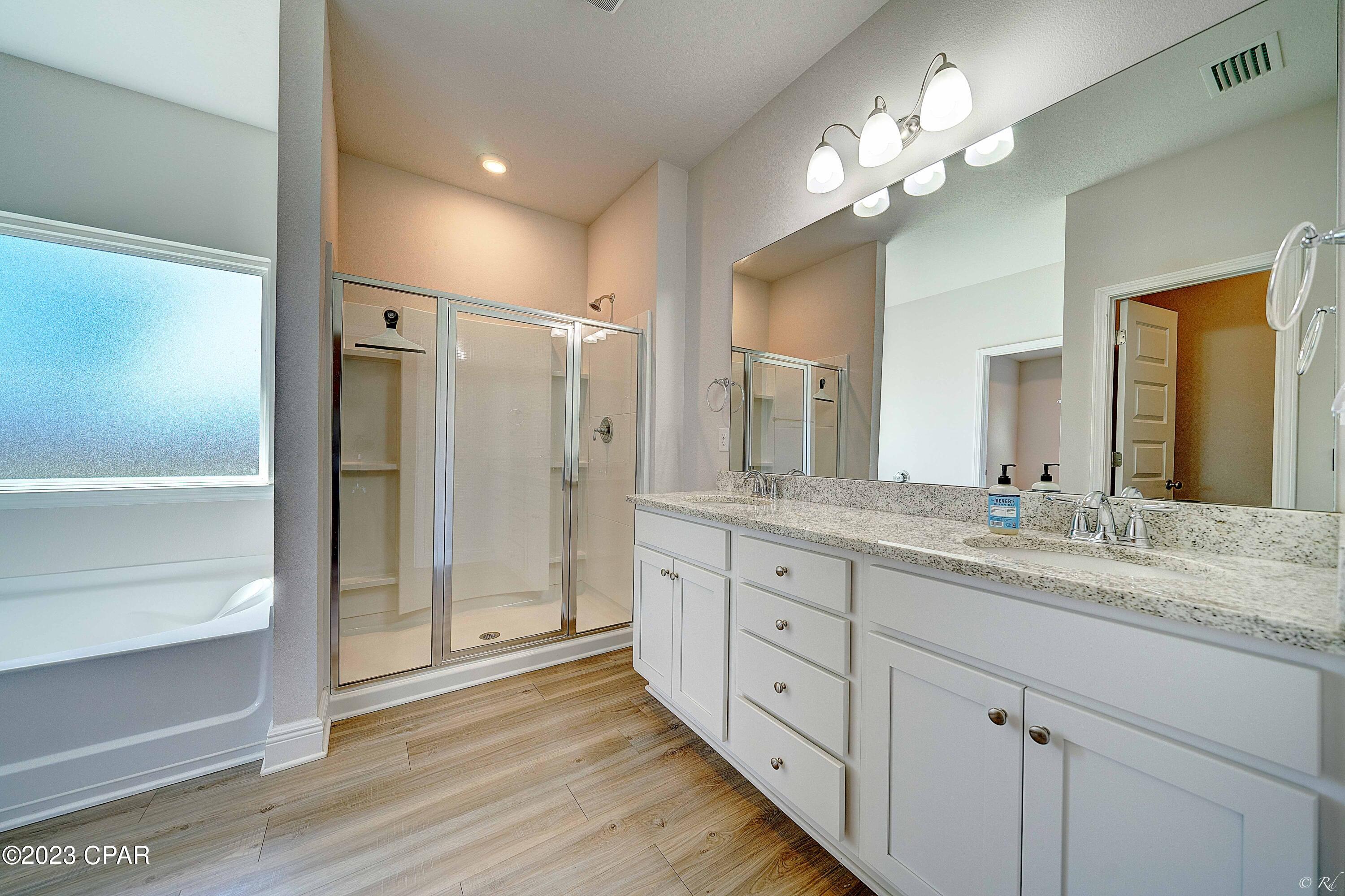 Emerald Cove Villas - Residential