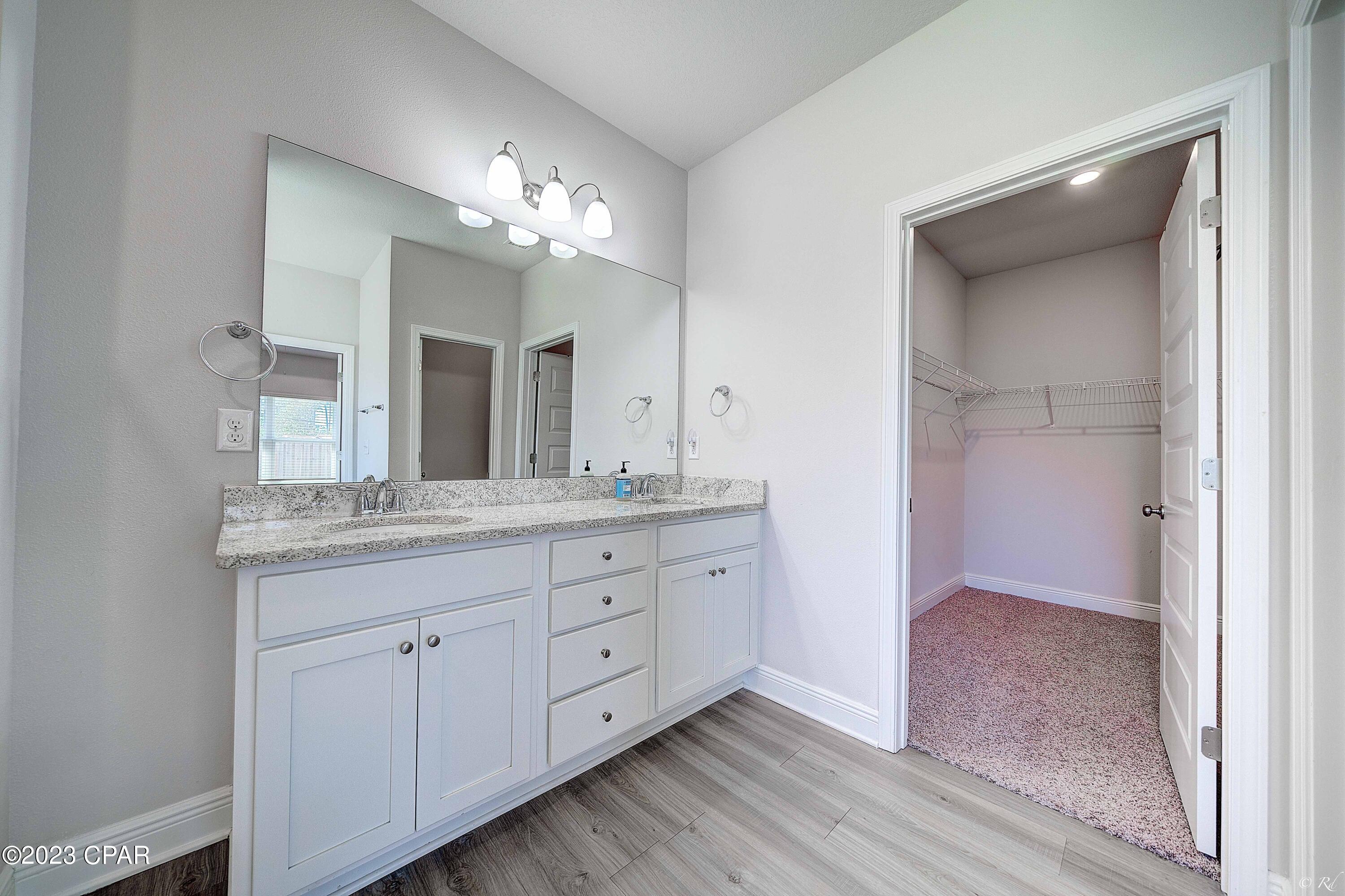 Emerald Cove Villas - Residential