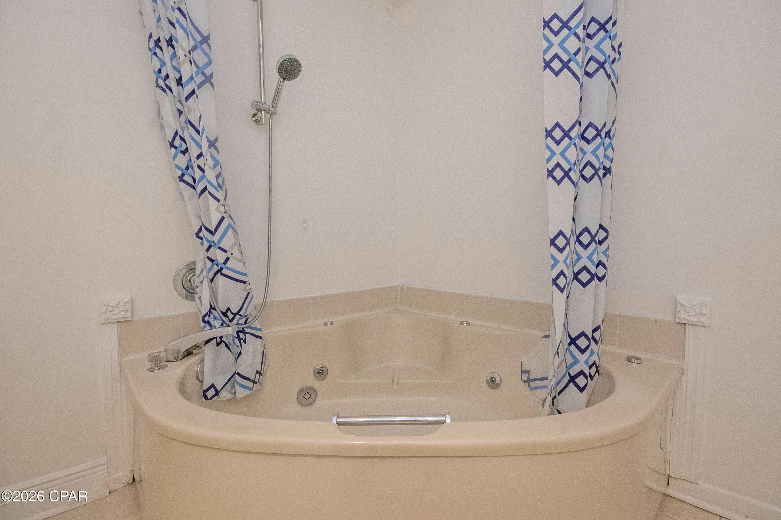 Shade Tree Condo Ph II - Residential