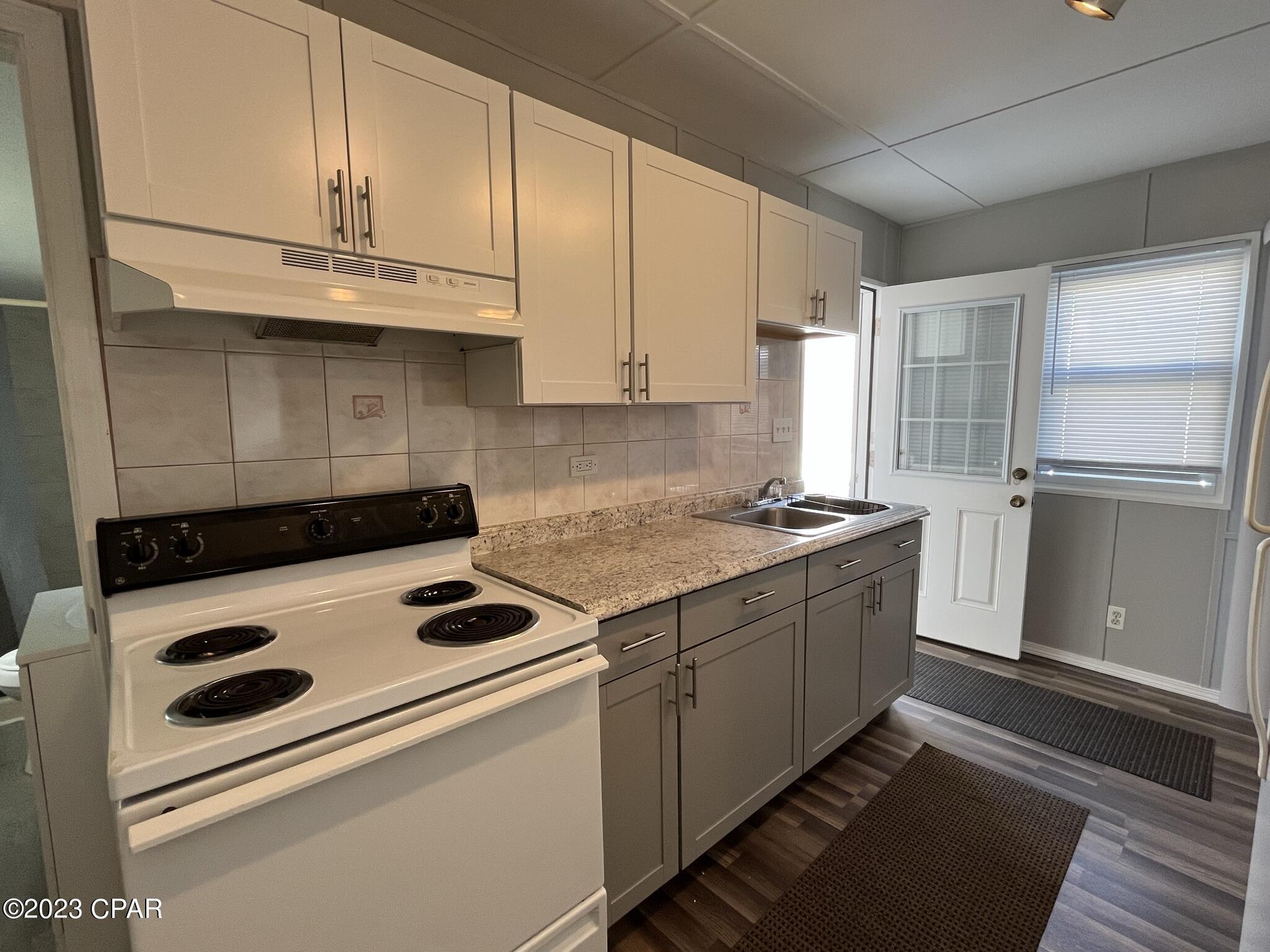 [No Recorded Subdiv] - Residential Lease