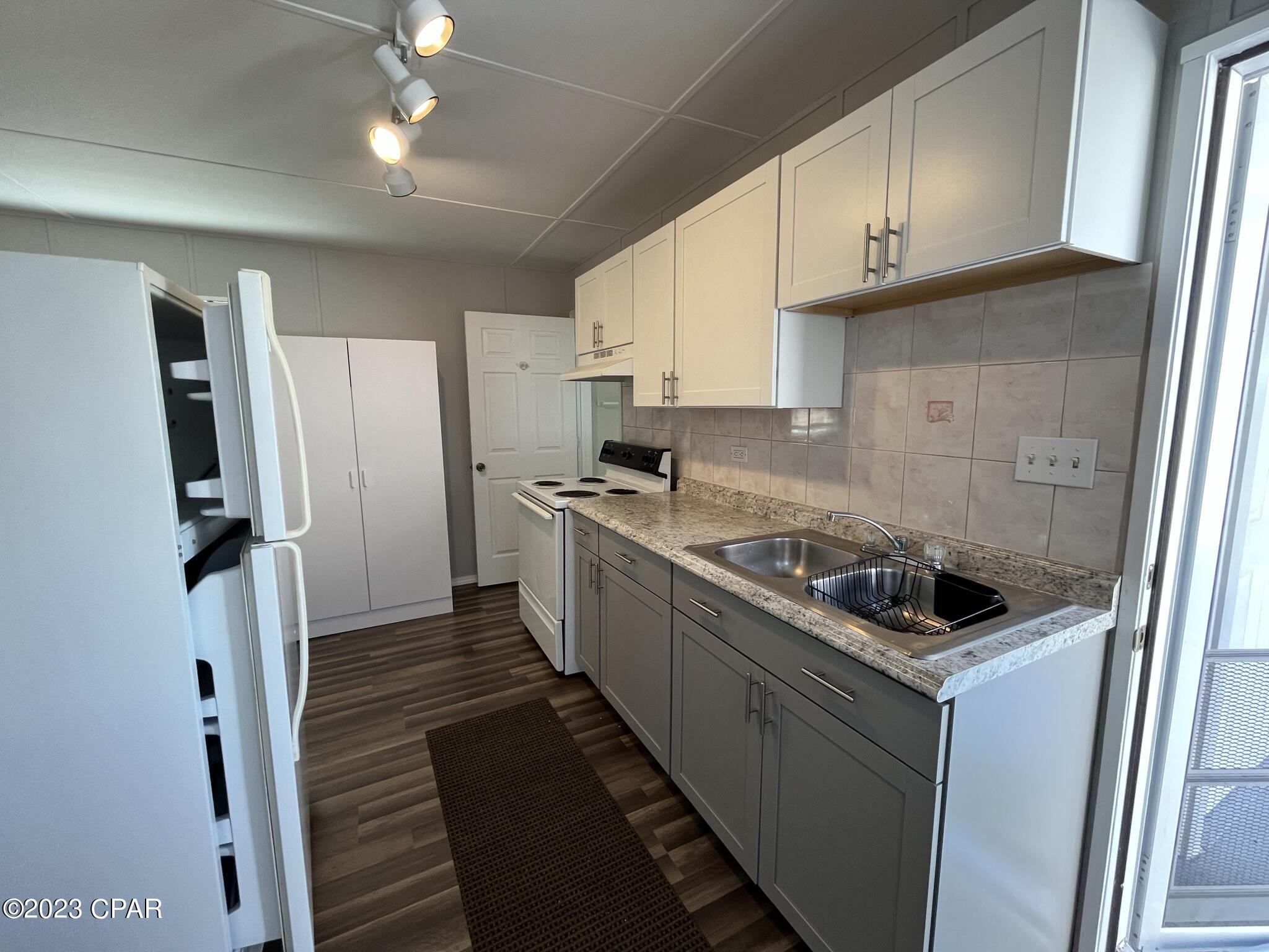 [No Recorded Subdiv] - Residential Lease