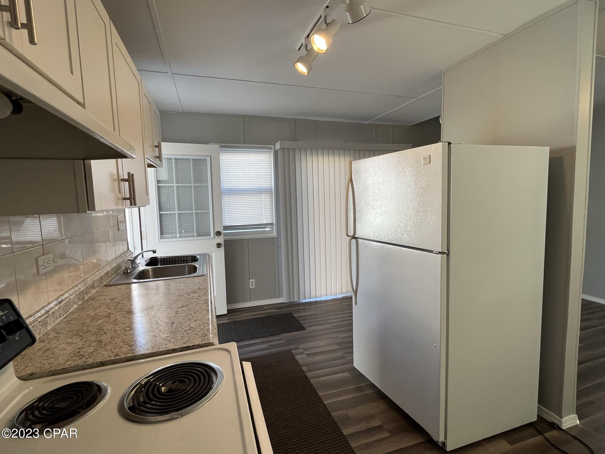 [No Recorded Subdiv] - Residential Lease