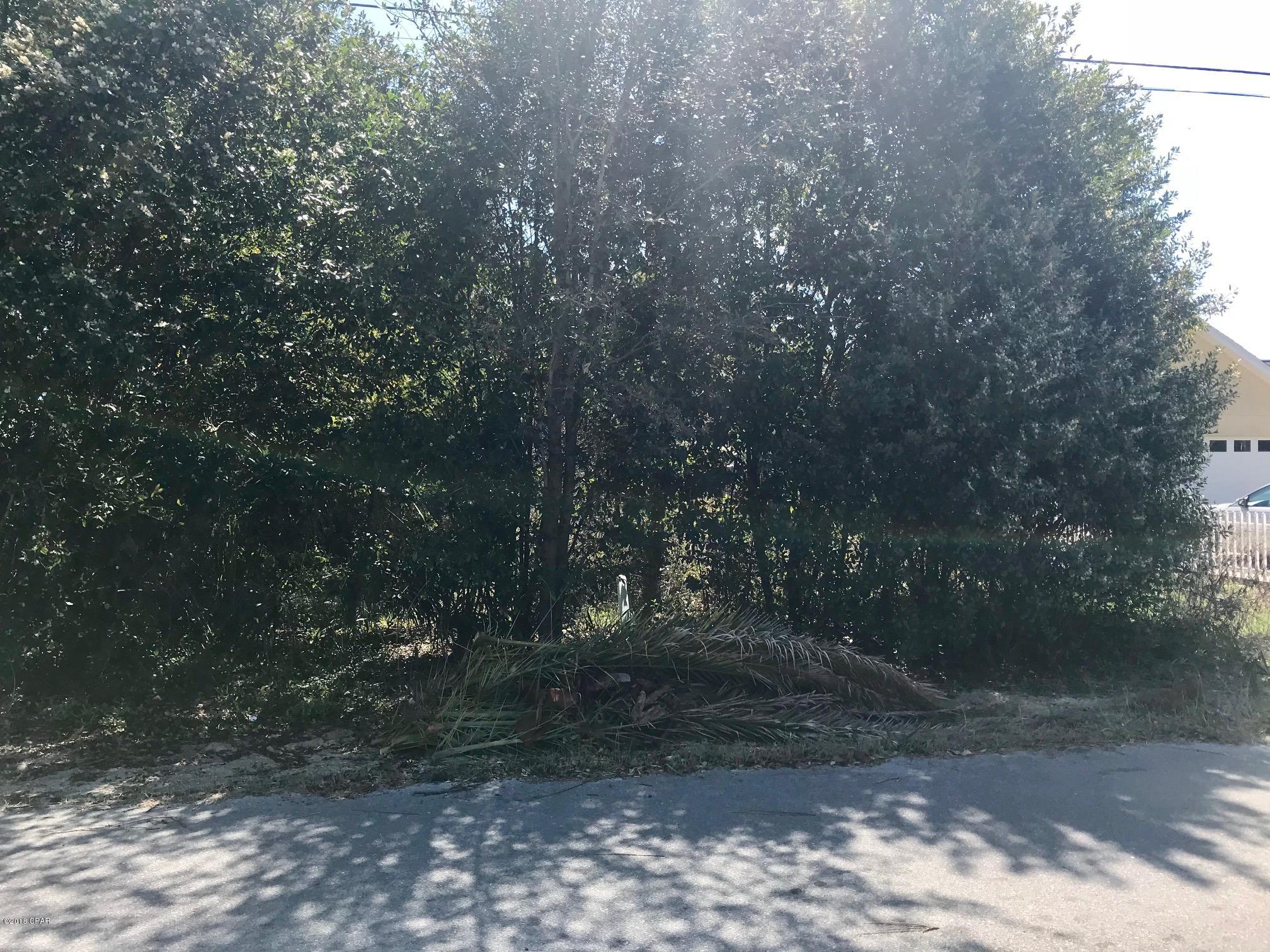 El Centro Beach - Land