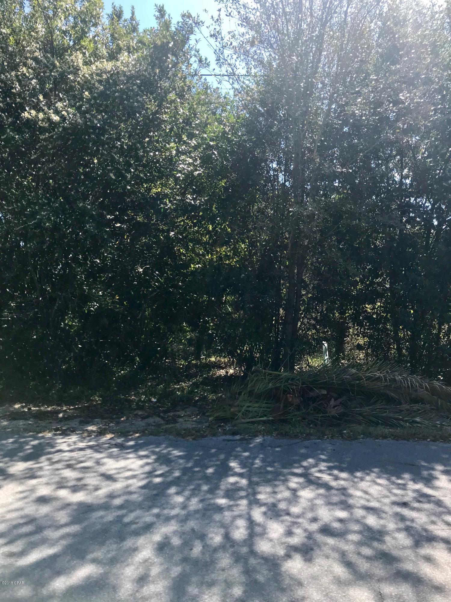 El Centro Beach - Land