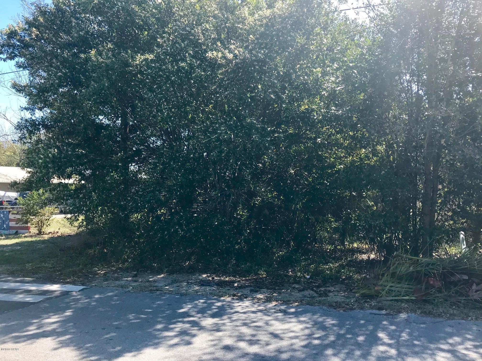 El Centro Beach - Land