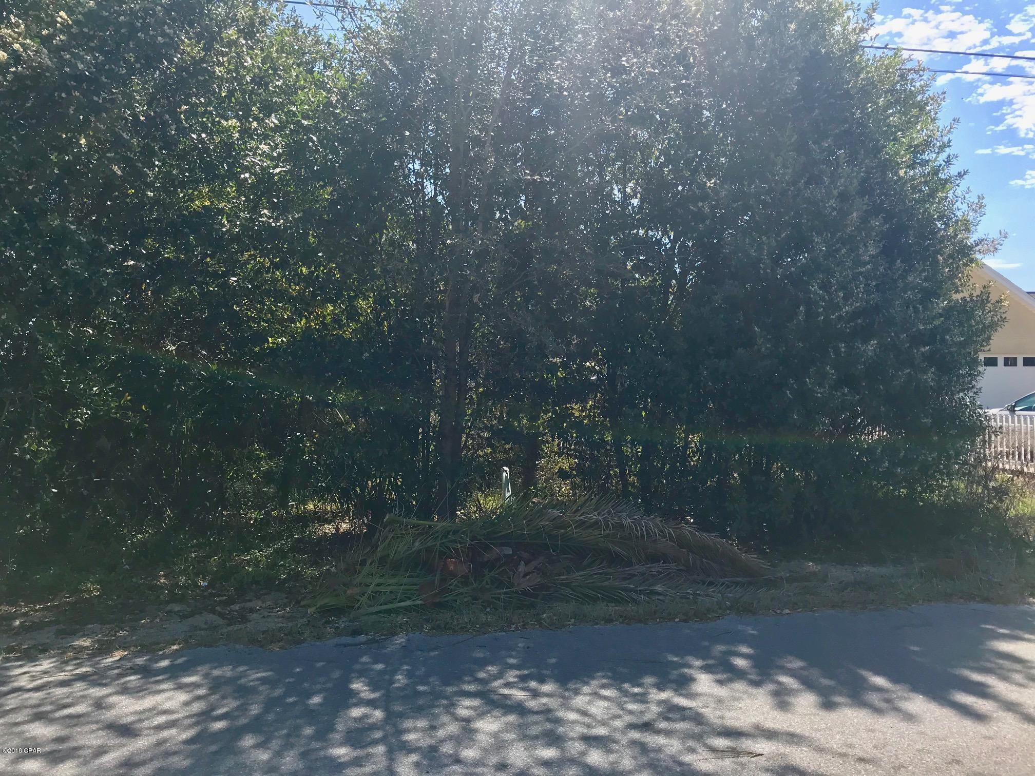 El Centro Beach - Land