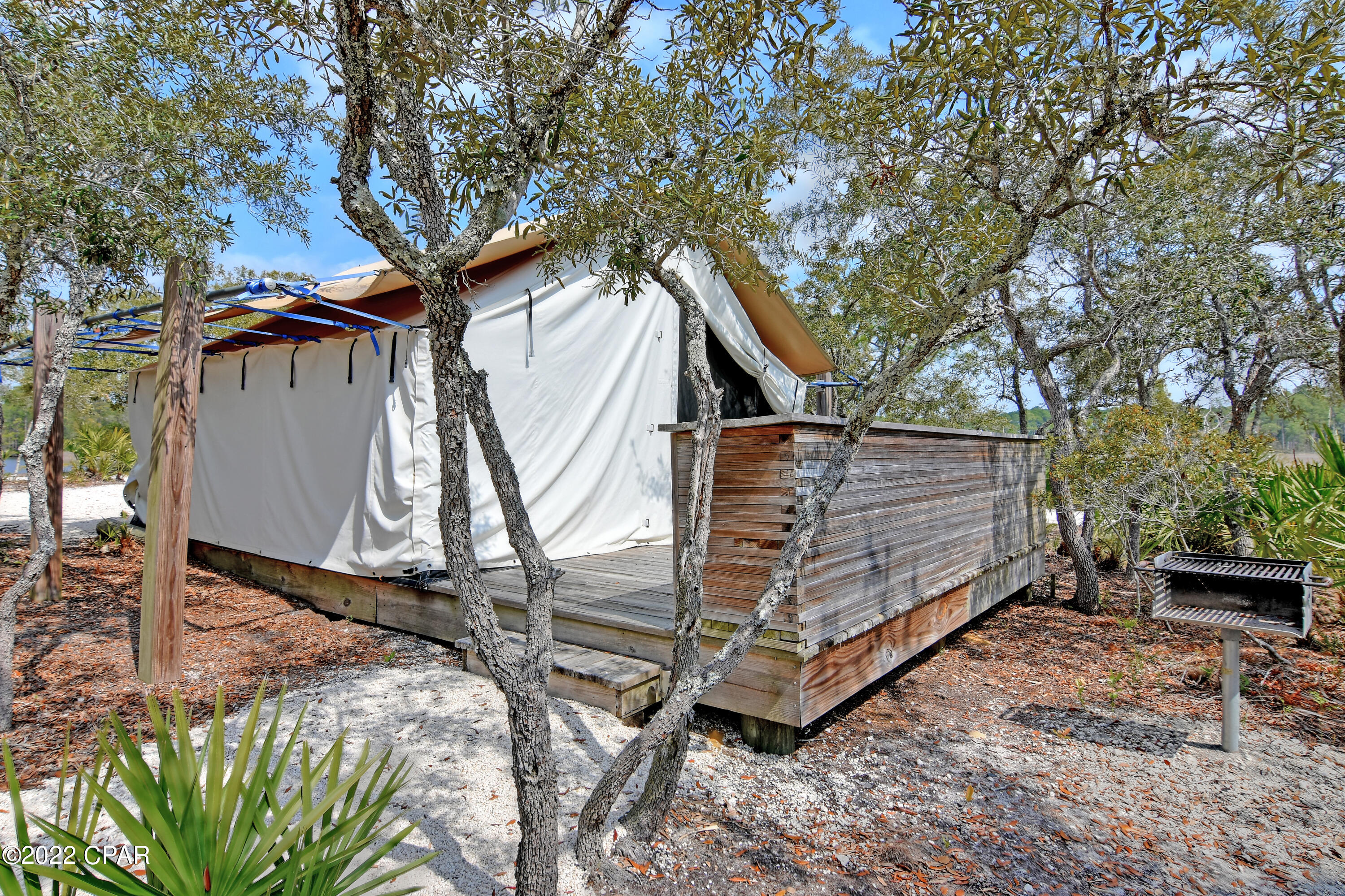 Rivercamps On Crooked Creek - Land