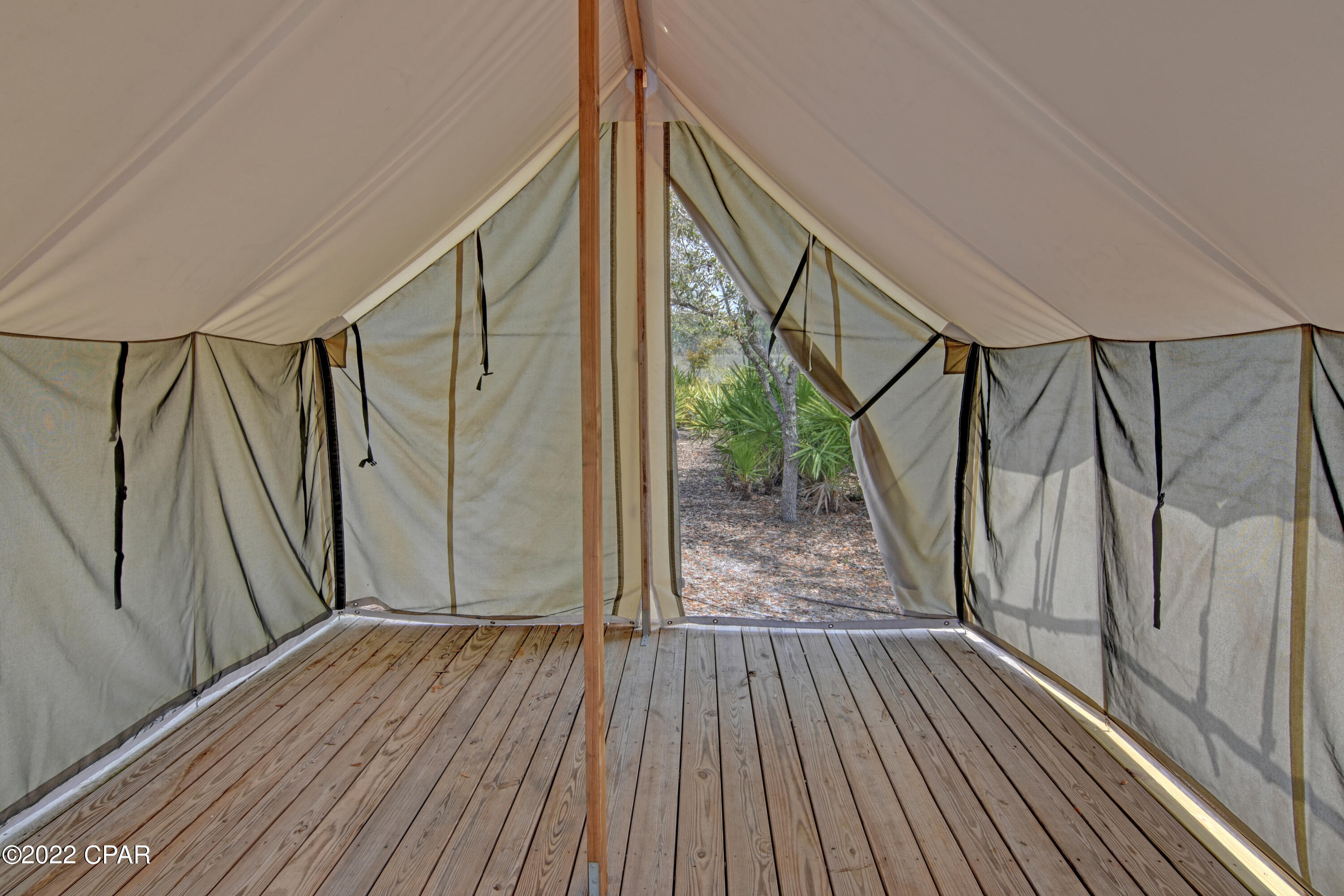 Rivercamps On Crooked Creek - Land