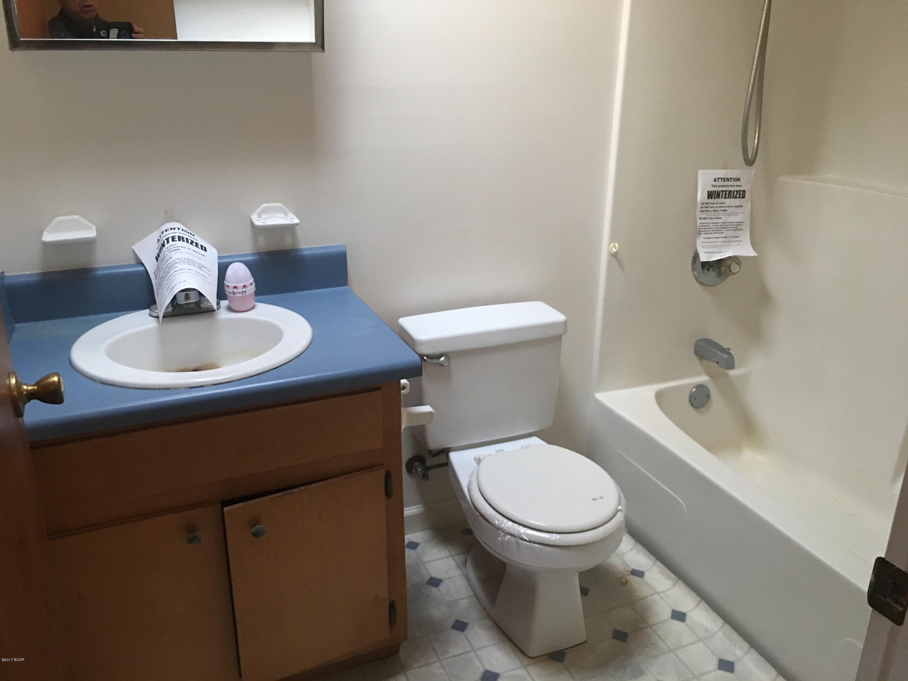 Pine View Add. Unrec - Residential