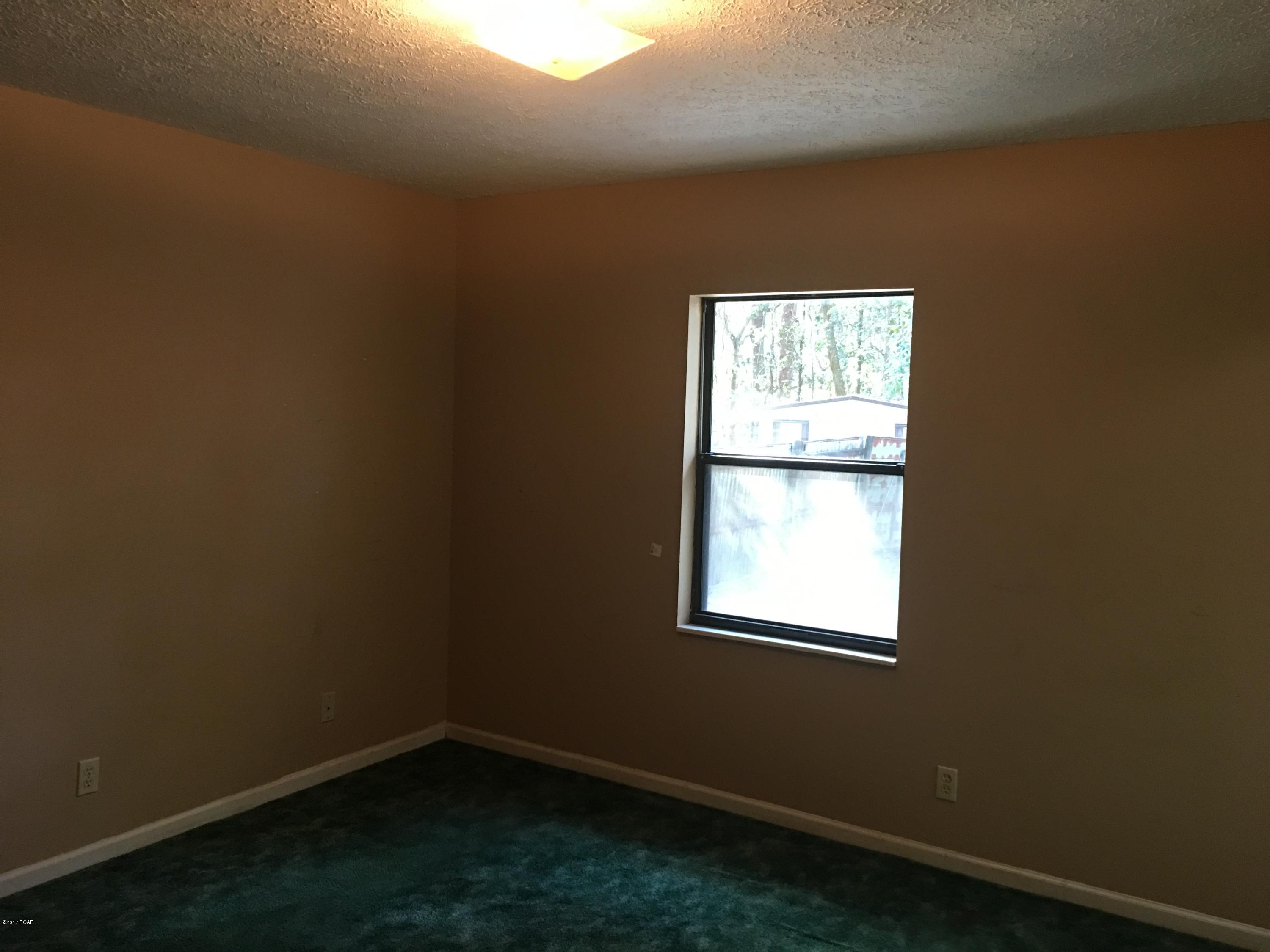 Pine View Add. Unrec - Residential