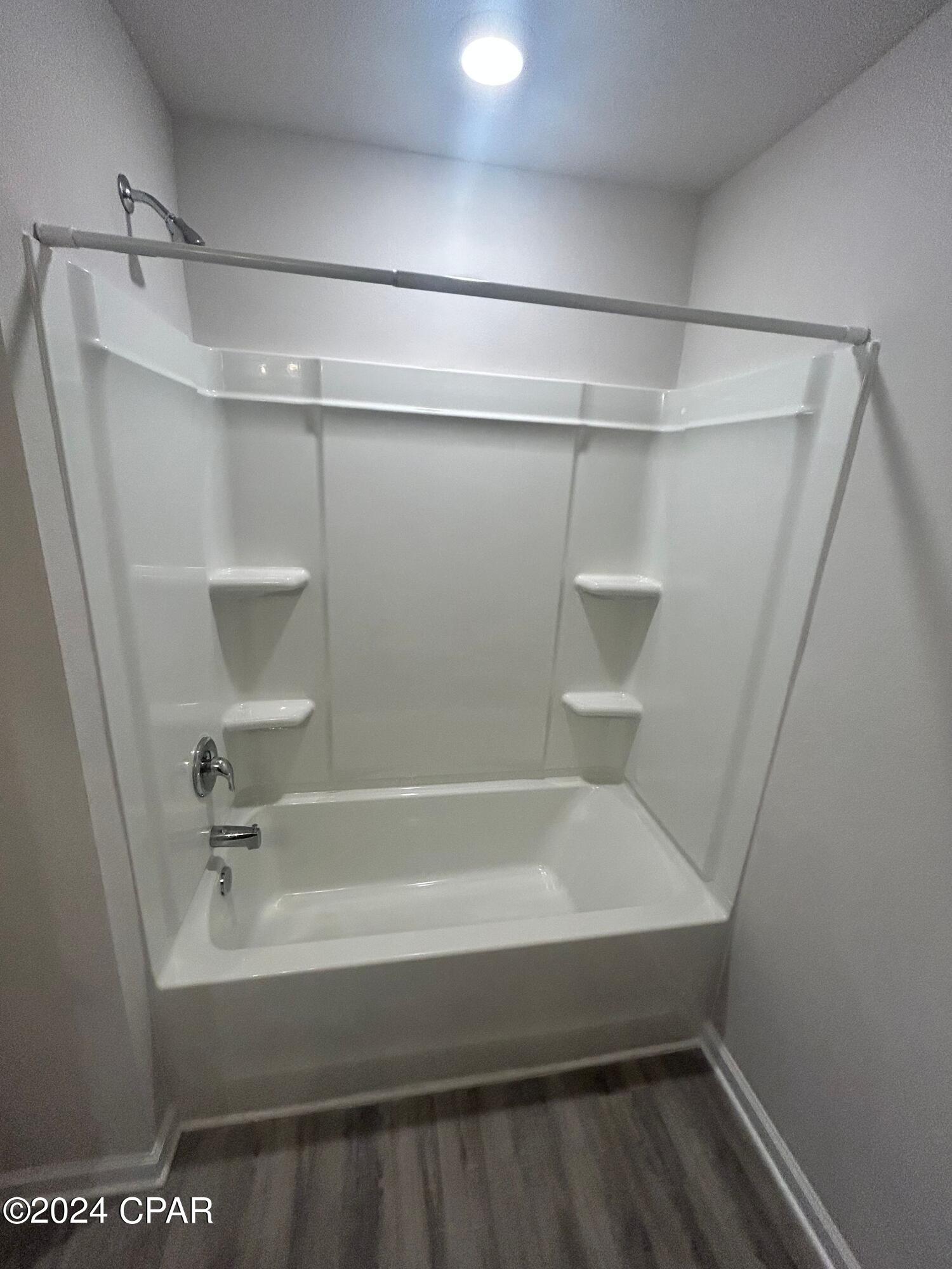 [No Recorded Subdiv] - Residential Lease