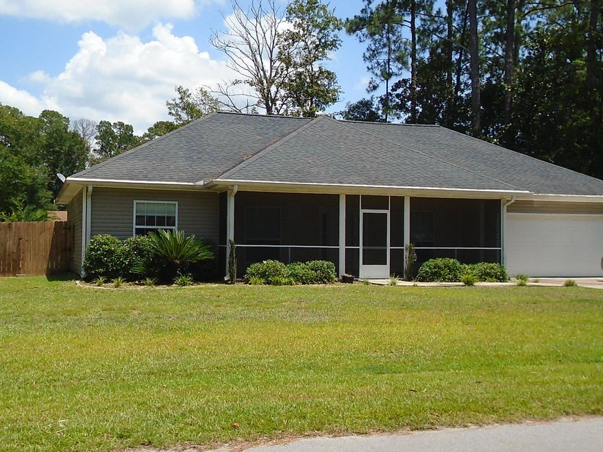 4/2 home I Lynn Haven. All property sizes and ages are approximate, please measure and/or verify if important. 

School assignments are subject to change, please check with Bay County for most accurate information.

Deposit is the same as the rent.

Pets allowed with owner approval and NON REFUNDABLE pet fee applies per pet.  Breed restrictions apply.
