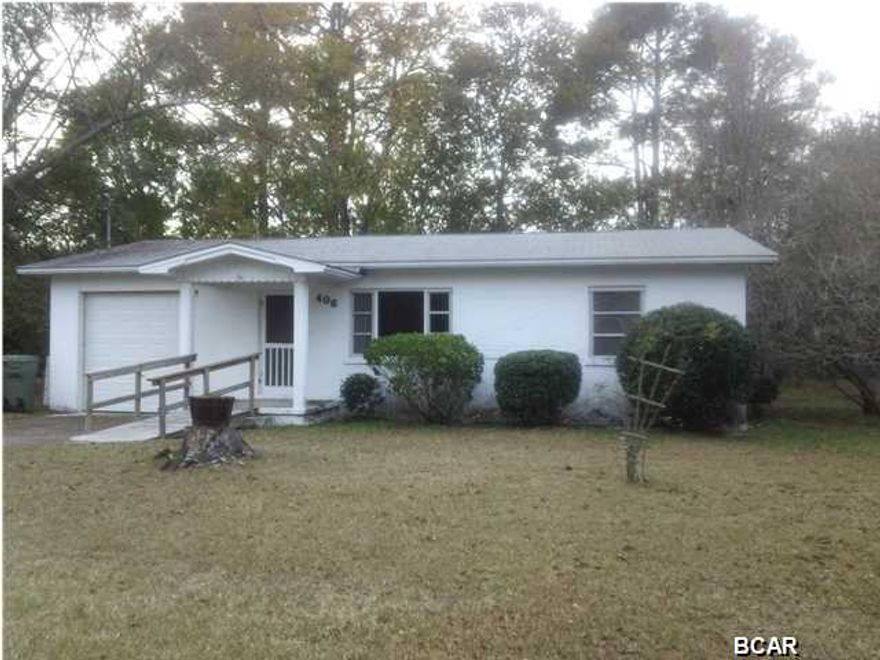 2 bedroom 1 bathroom home in Lynn Haven. All property sizes and ages are approximate, please measure and/or verify if important. School assignments are subject to change, please check with Bay County for most accurate information. Deposit is the same as the rent. Pets allowed with owner approval and $150 NON REFUNDABLE pet fee applies per pet. Breed restrictions apply.